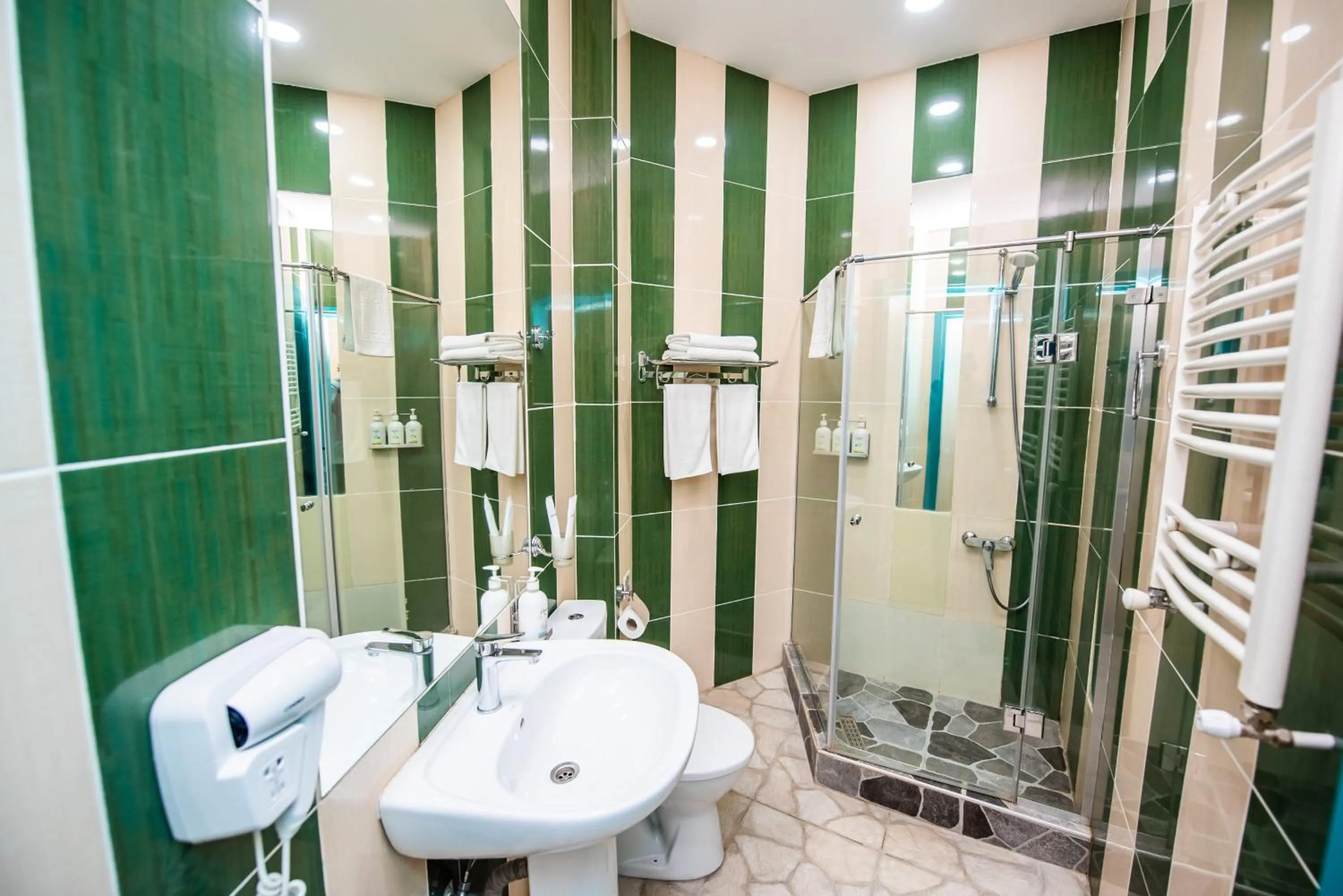 Shower in City Inn - Boutique Hotel Tbilisi
