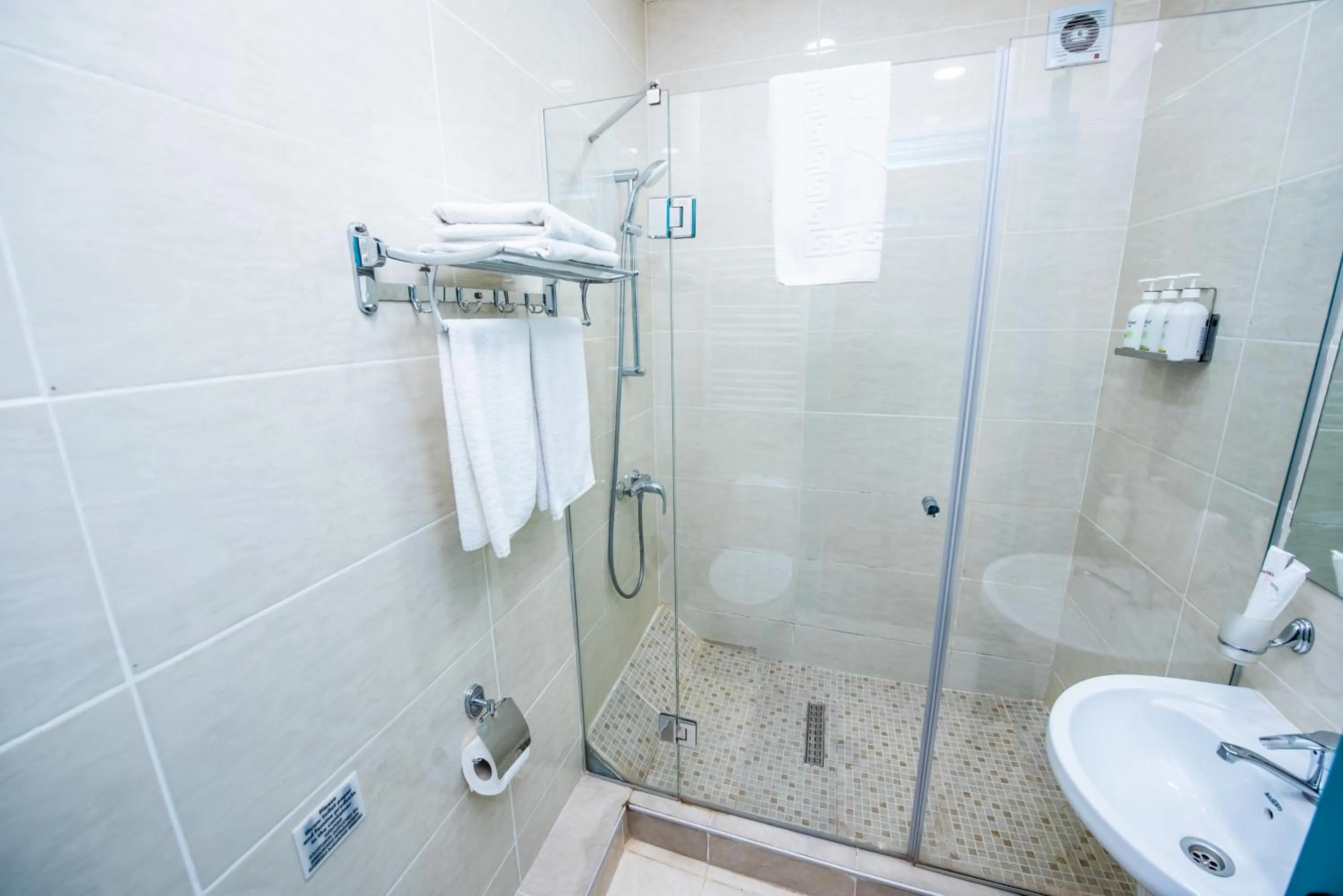 Shower in City Inn - Boutique Hotel Tbilisi