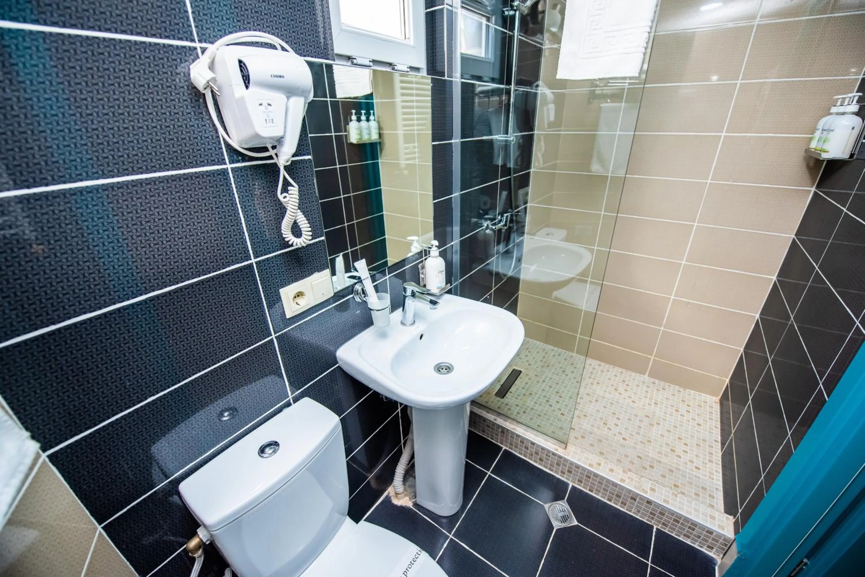 Shower in City Inn - Boutique Hotel Tbilisi