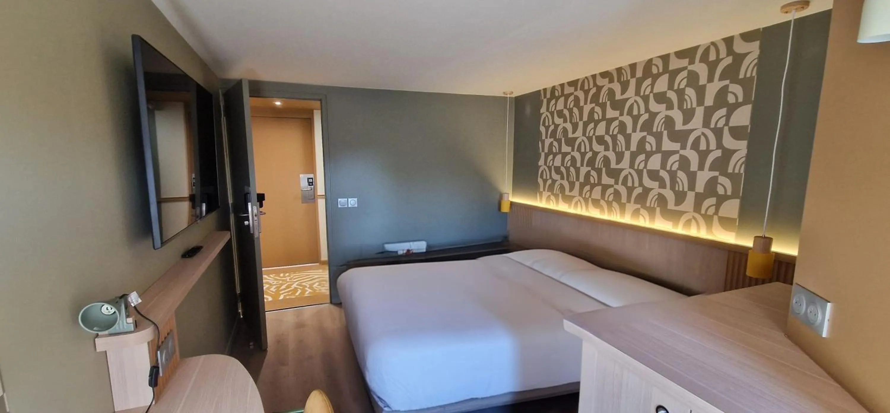 Bed in Brit Hotel Poitiers Beaulieu