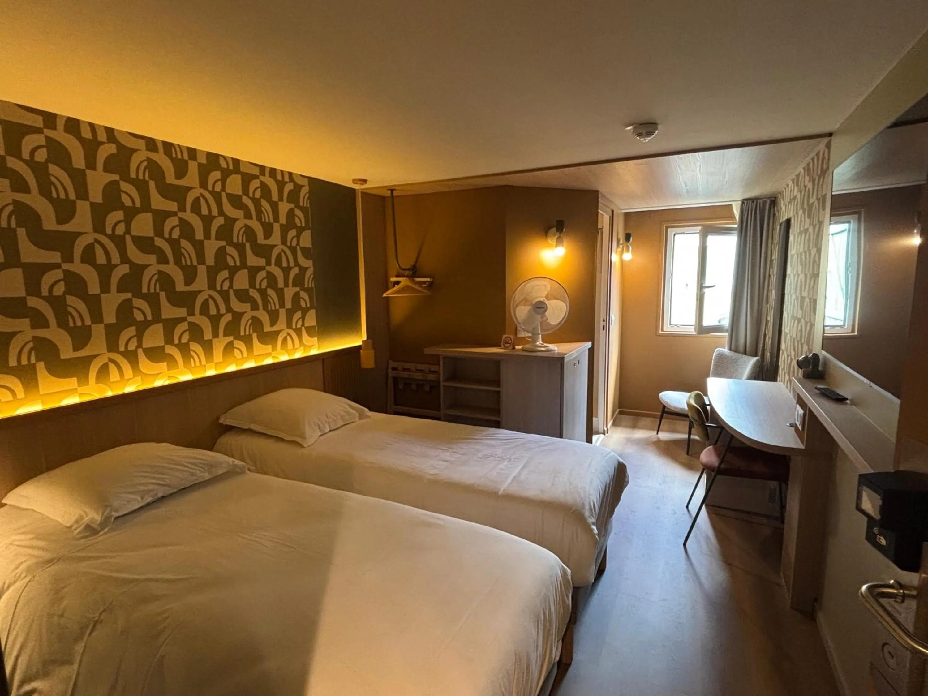 Bed in Brit Hotel Poitiers Beaulieu