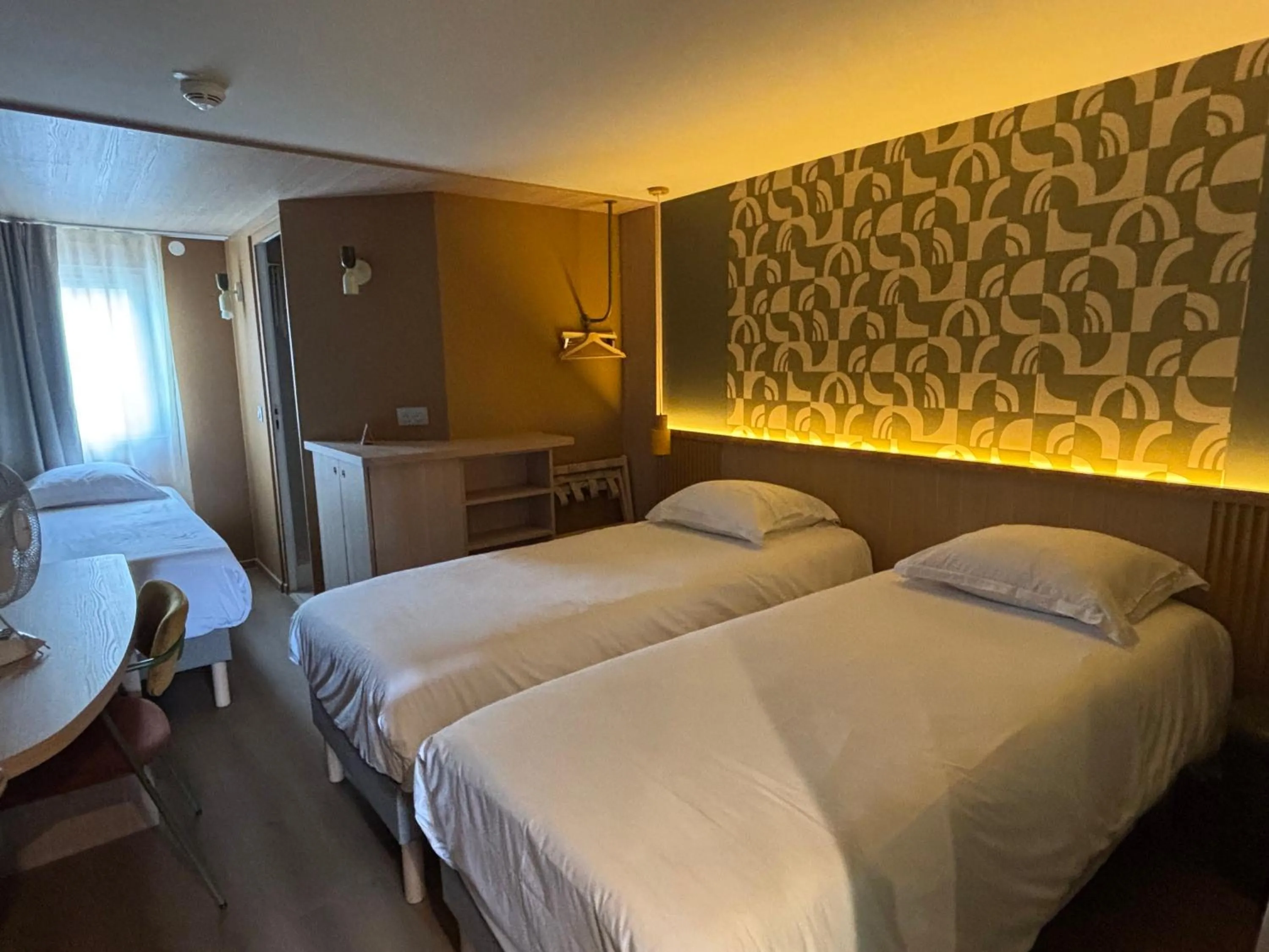 Bed in Brit Hotel Poitiers Beaulieu