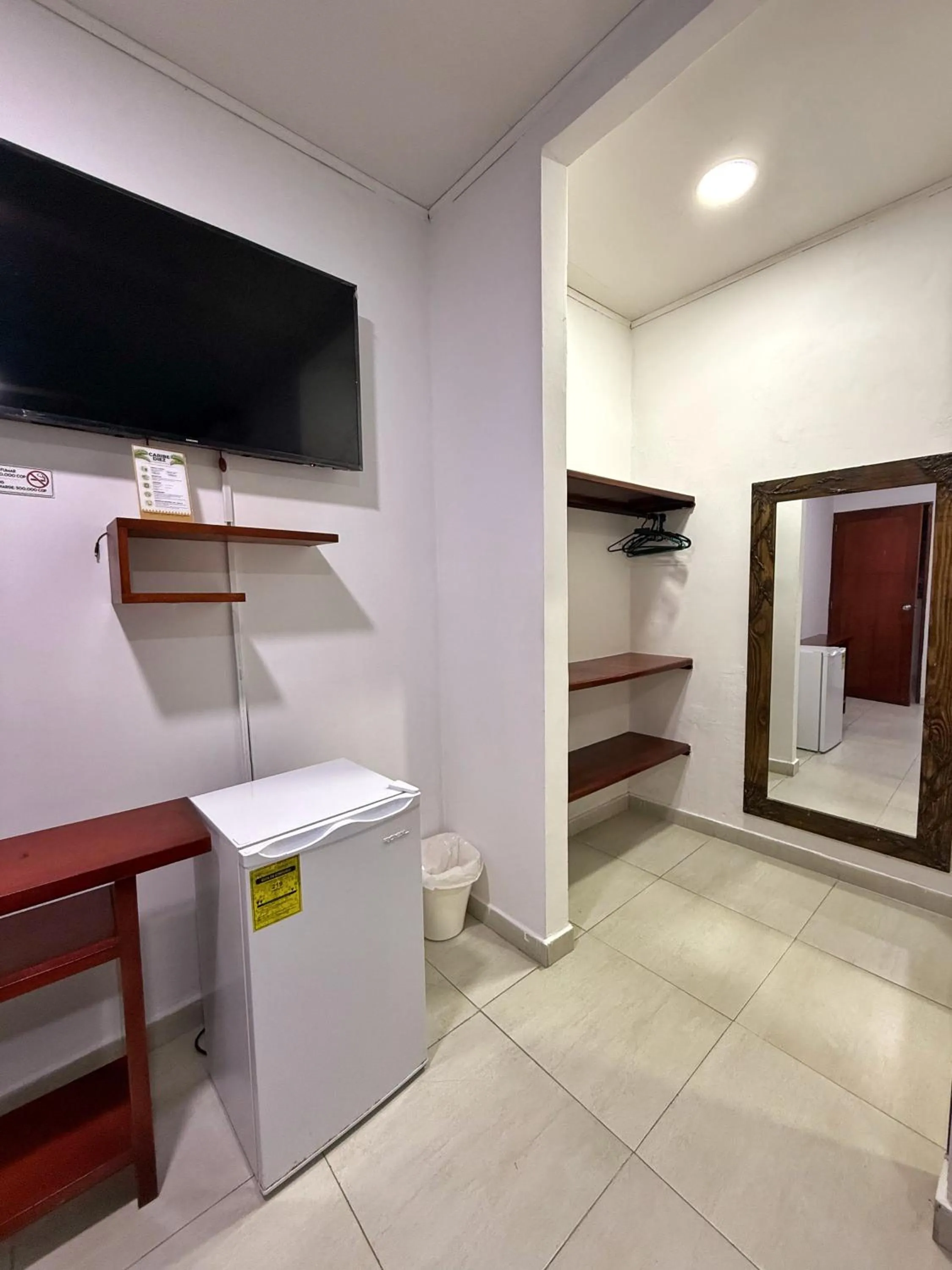 TV and multimedia in Apartahotel Caribe Diez