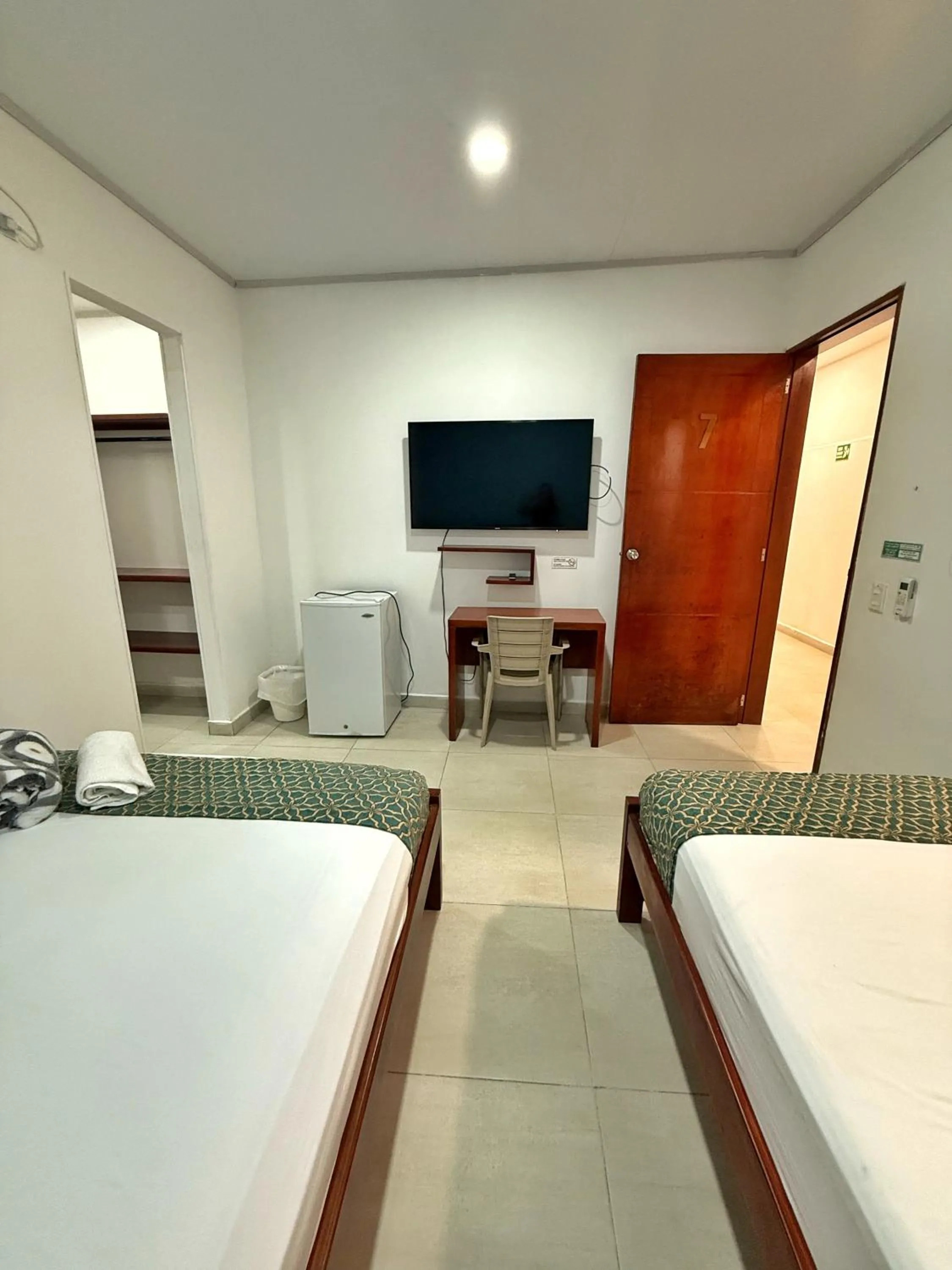 Photo of the whole room, Bed in Apartahotel Caribe Diez