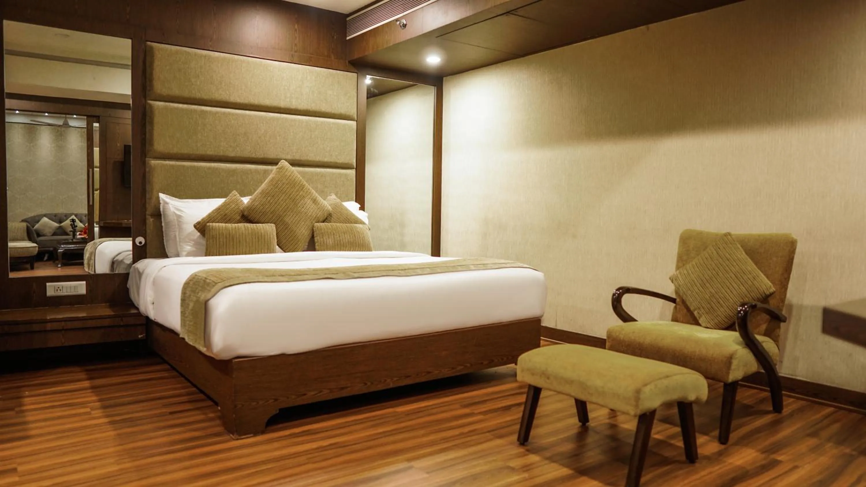 Bed in Hotel Centre Point