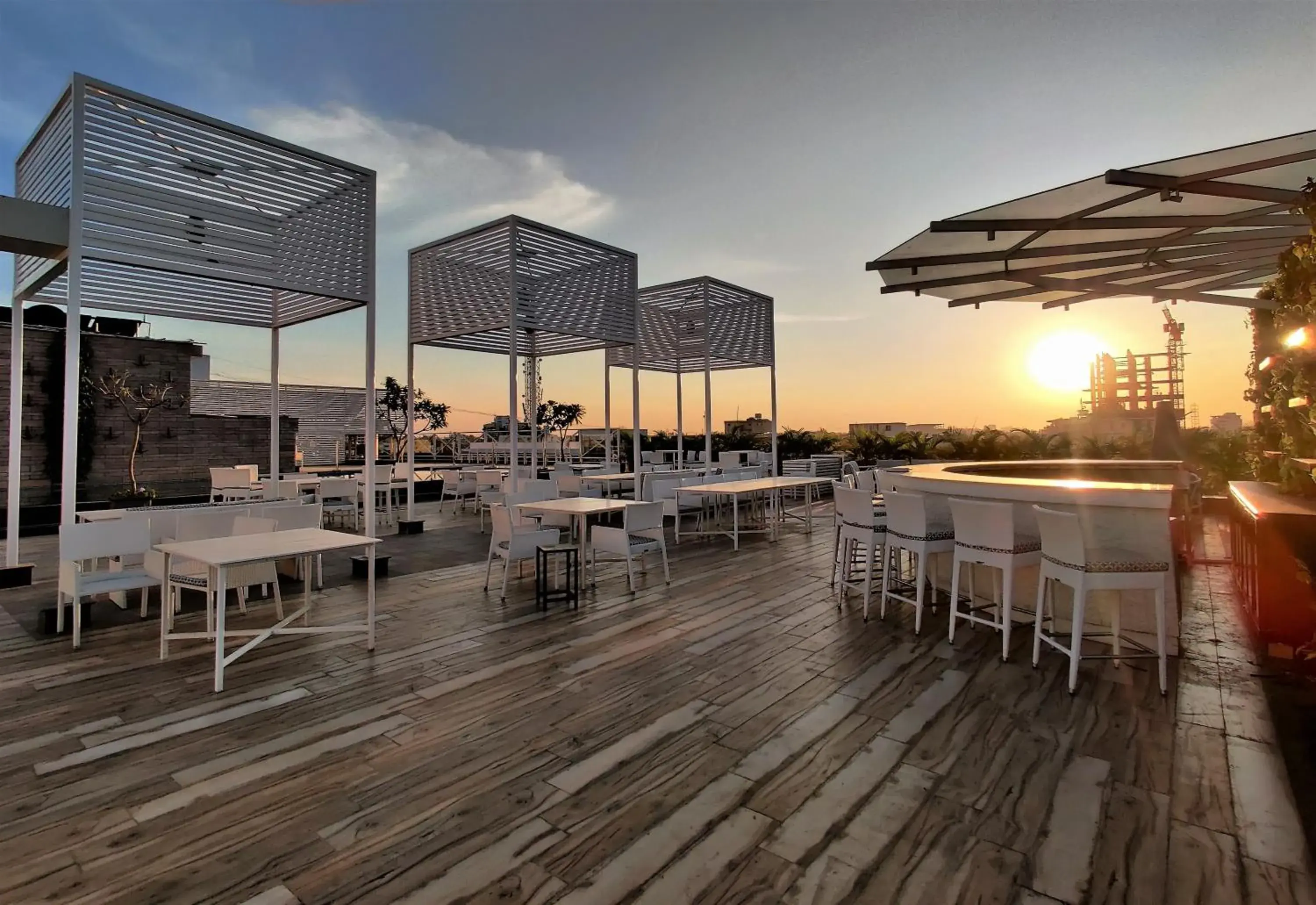 Restaurant/places to eat in Hotel Centre Point Restaurant/places to eat in Hotel Centre Point