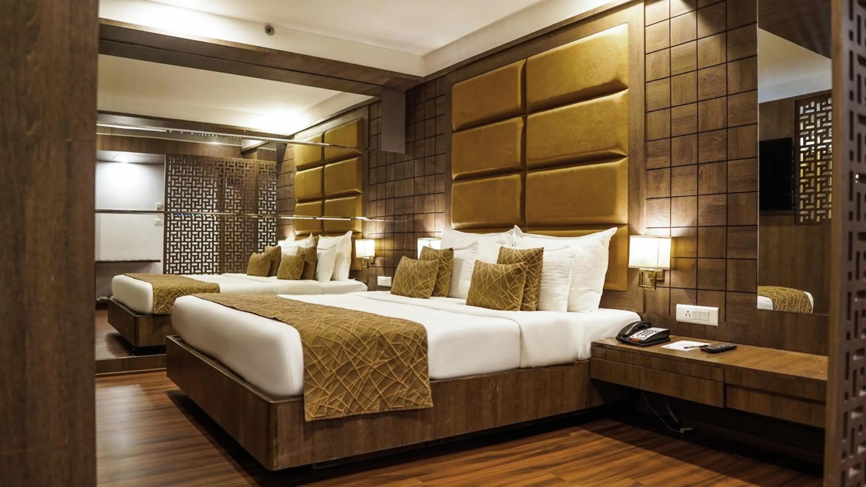 Bed in Hotel Centre Point