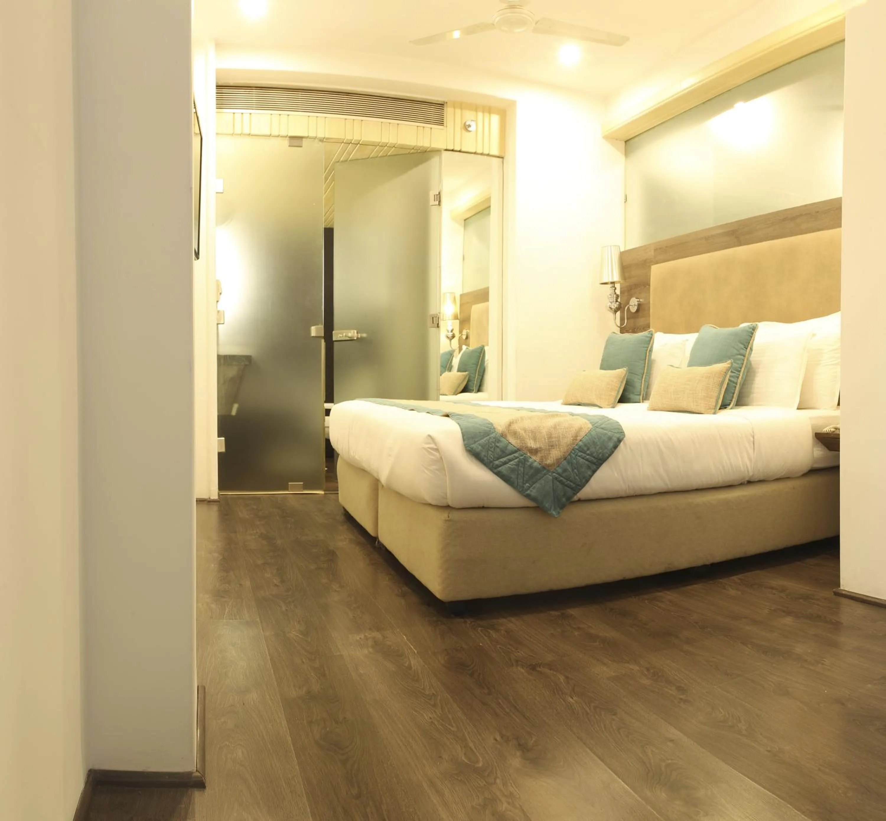 Bed in Hotel Centre Point