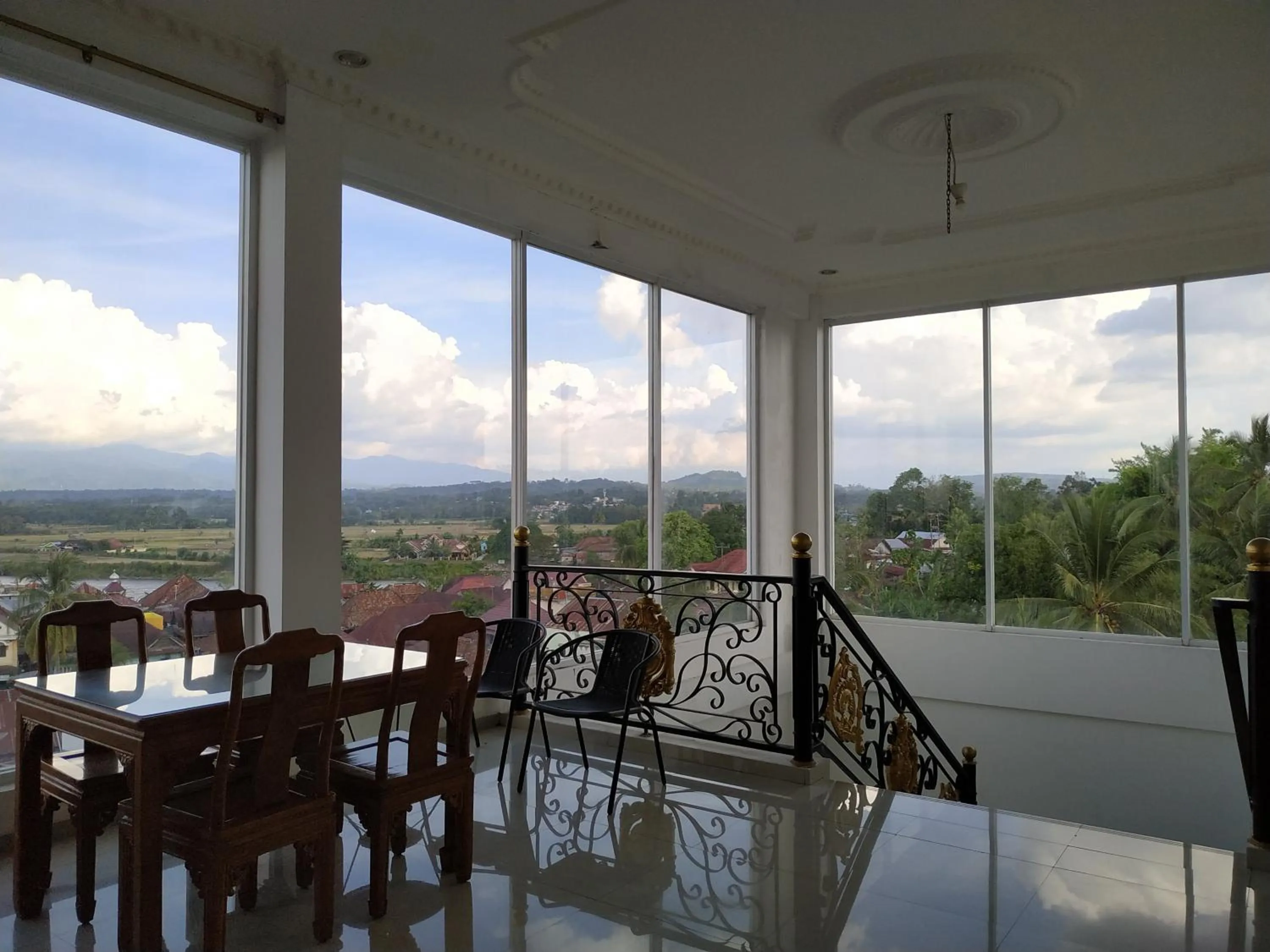 Property building in RedDoorz Syariah near Lahat Station