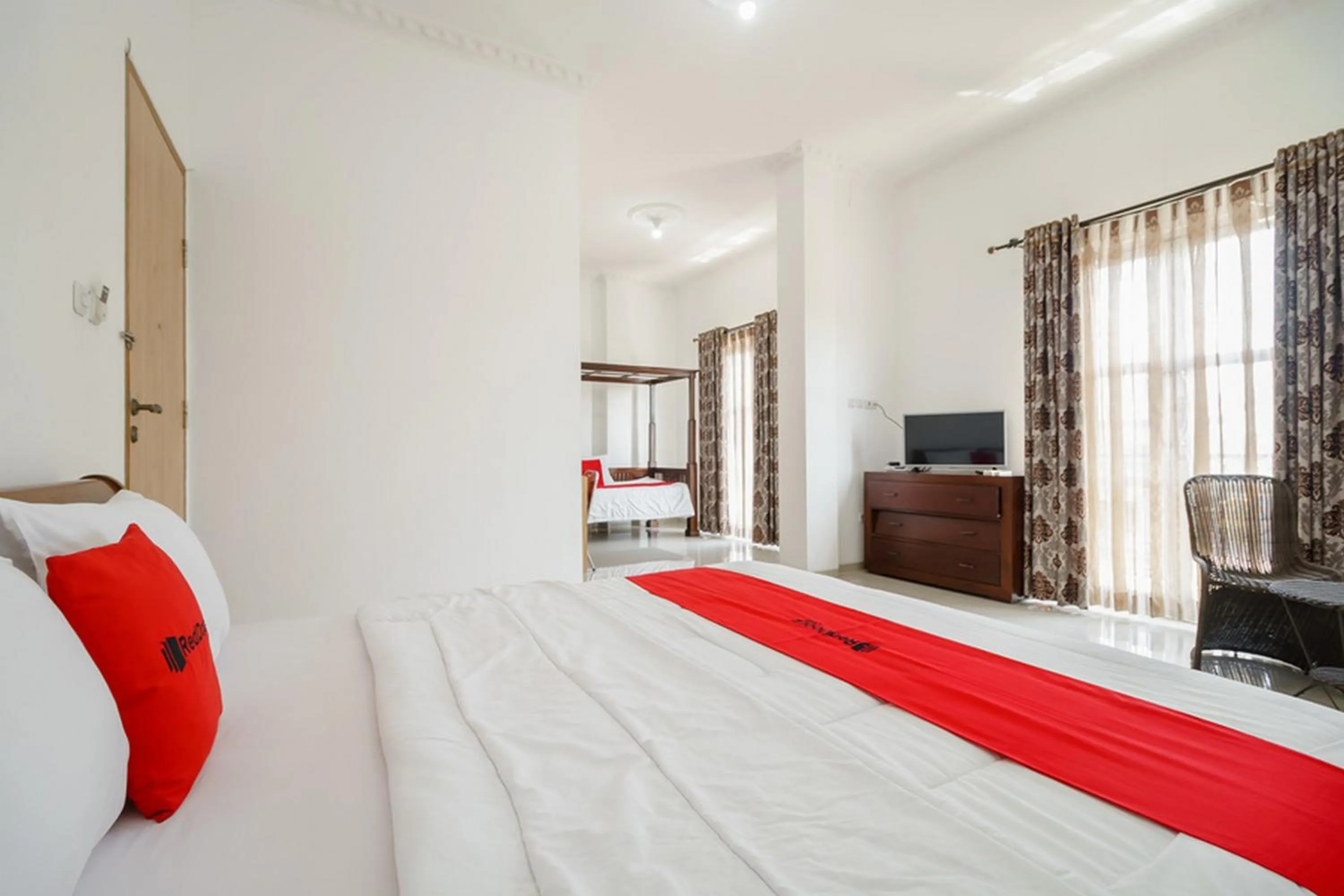 Bed in RedDoorz Syariah near Lahat Station