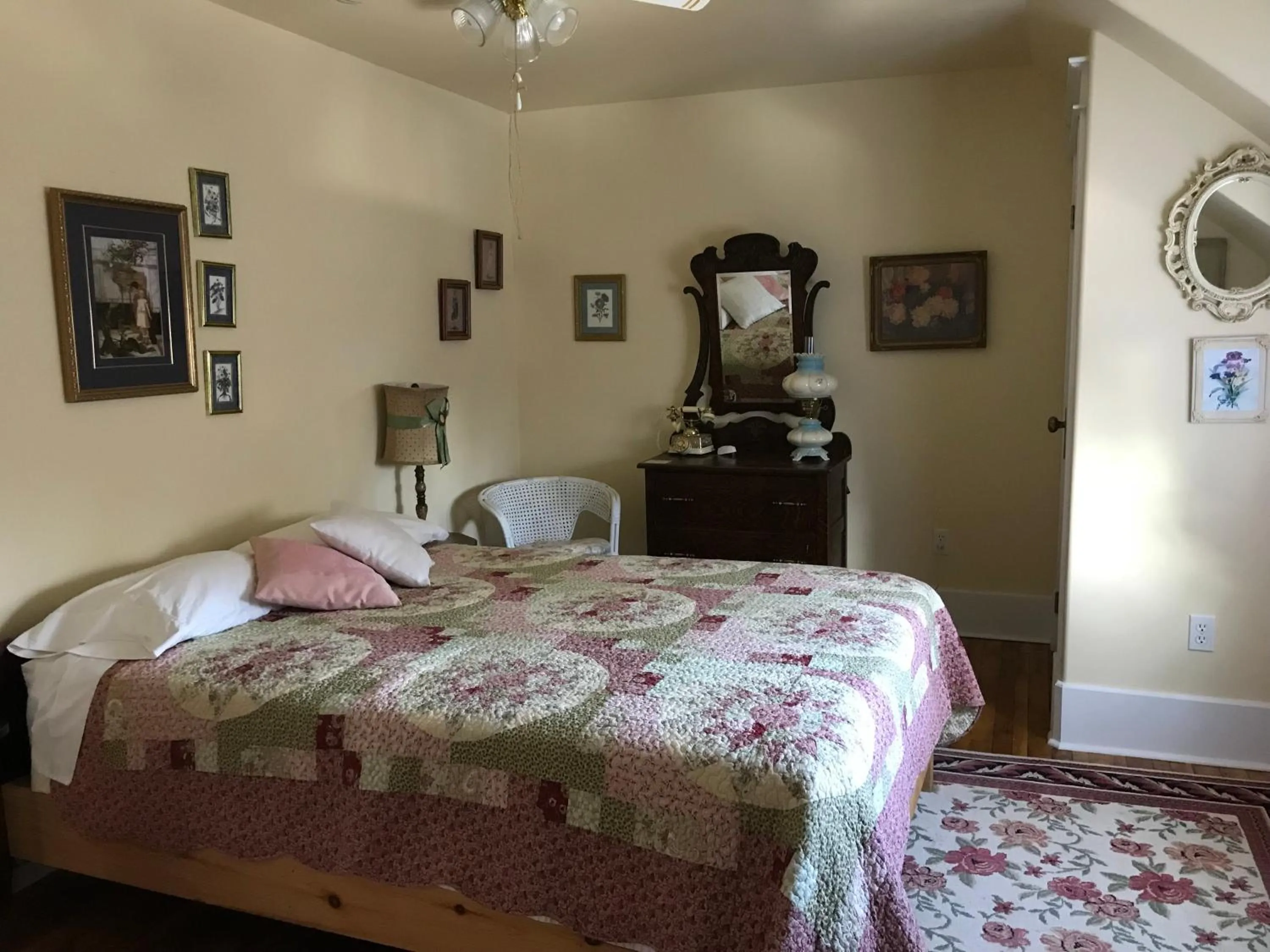 Bed in Lionheart Guest House