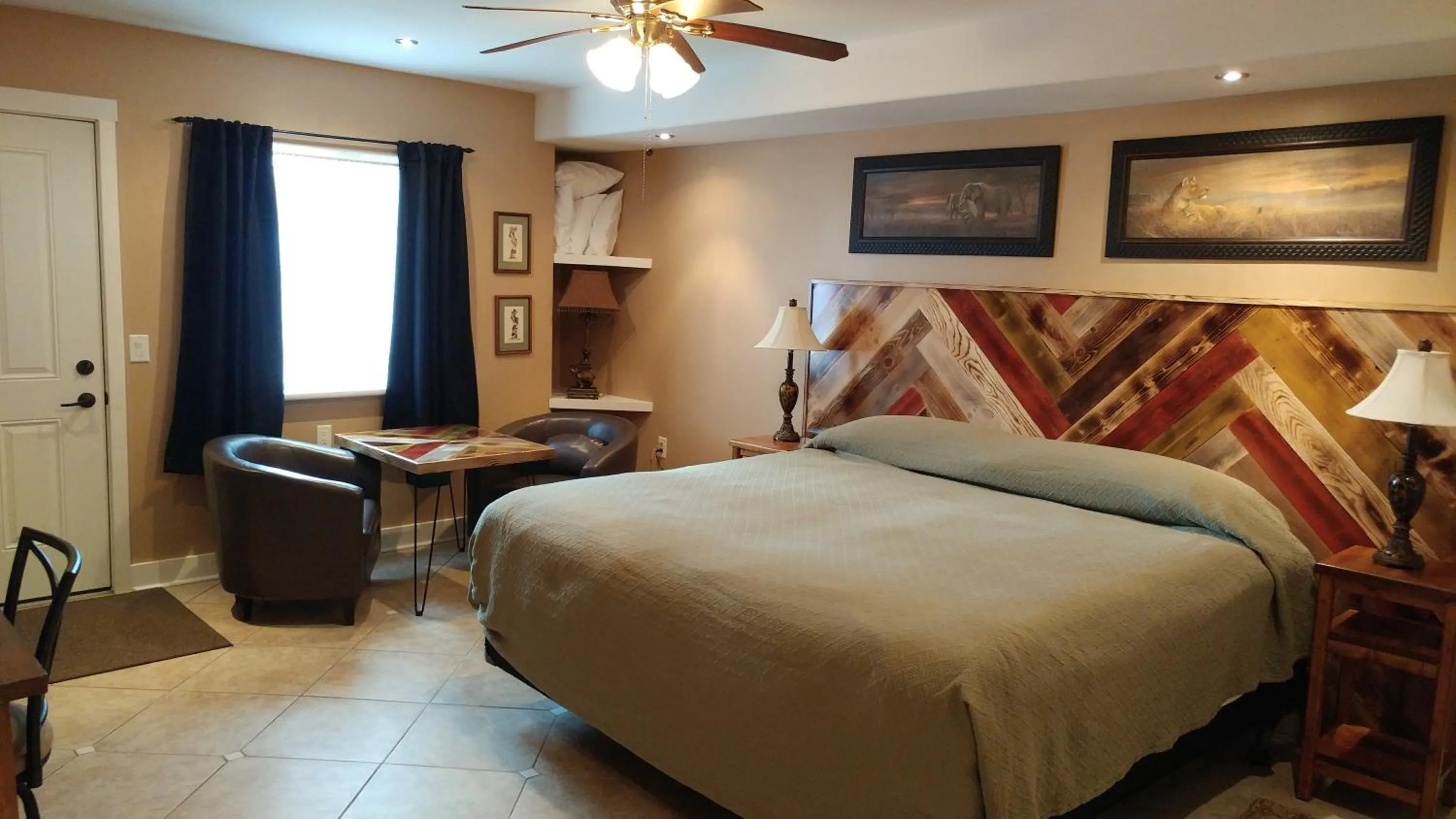 Photo of the whole room in Lionheart Guest House