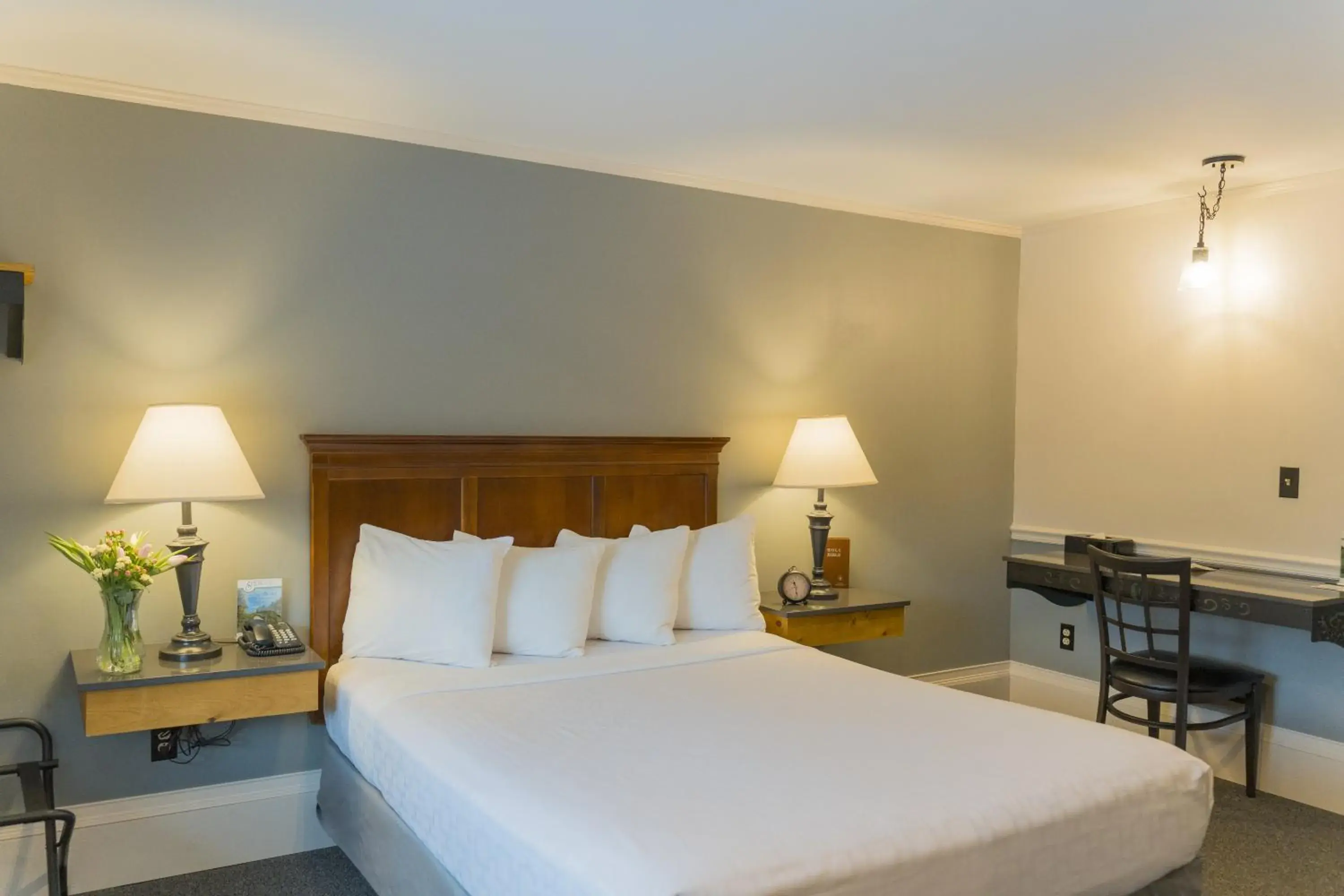 Bedroom, Bed in SHERWOOD MOTEL Bedroom, Bed in SHERWOOD MOTEL