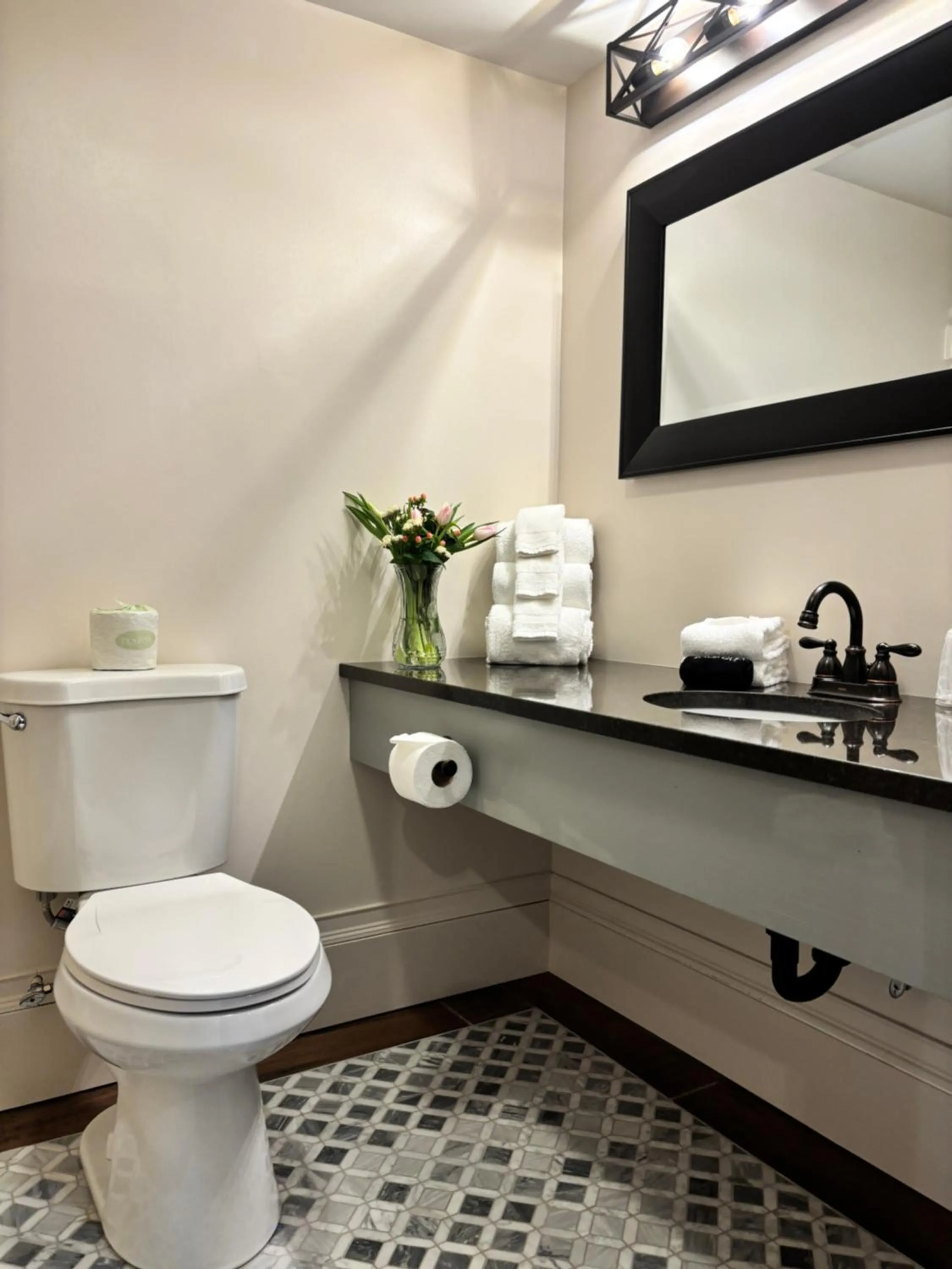 Bathroom in SHERWOOD MOTEL