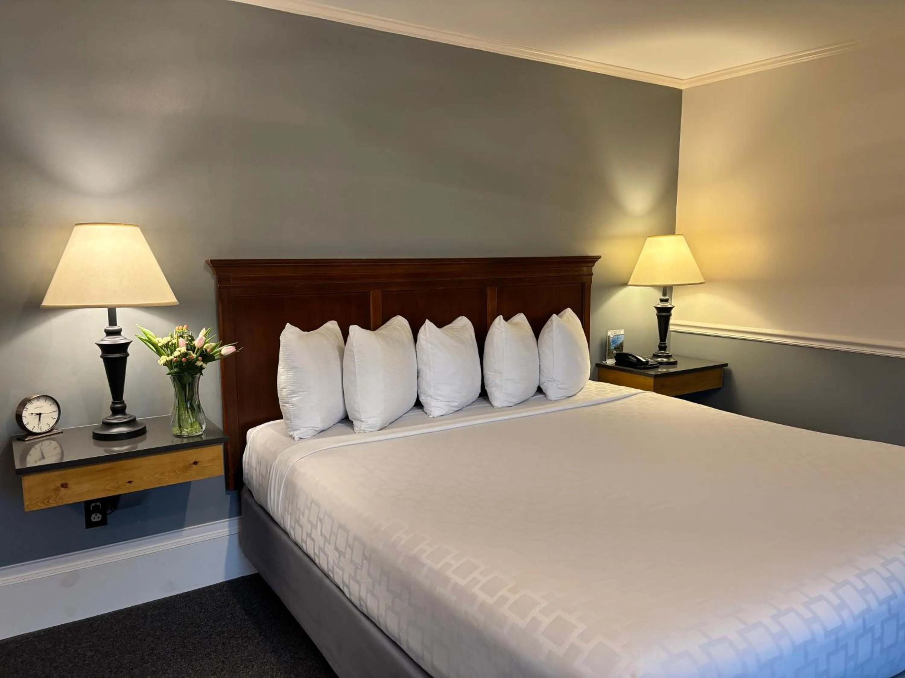 Bedroom, Bed in SHERWOOD MOTEL