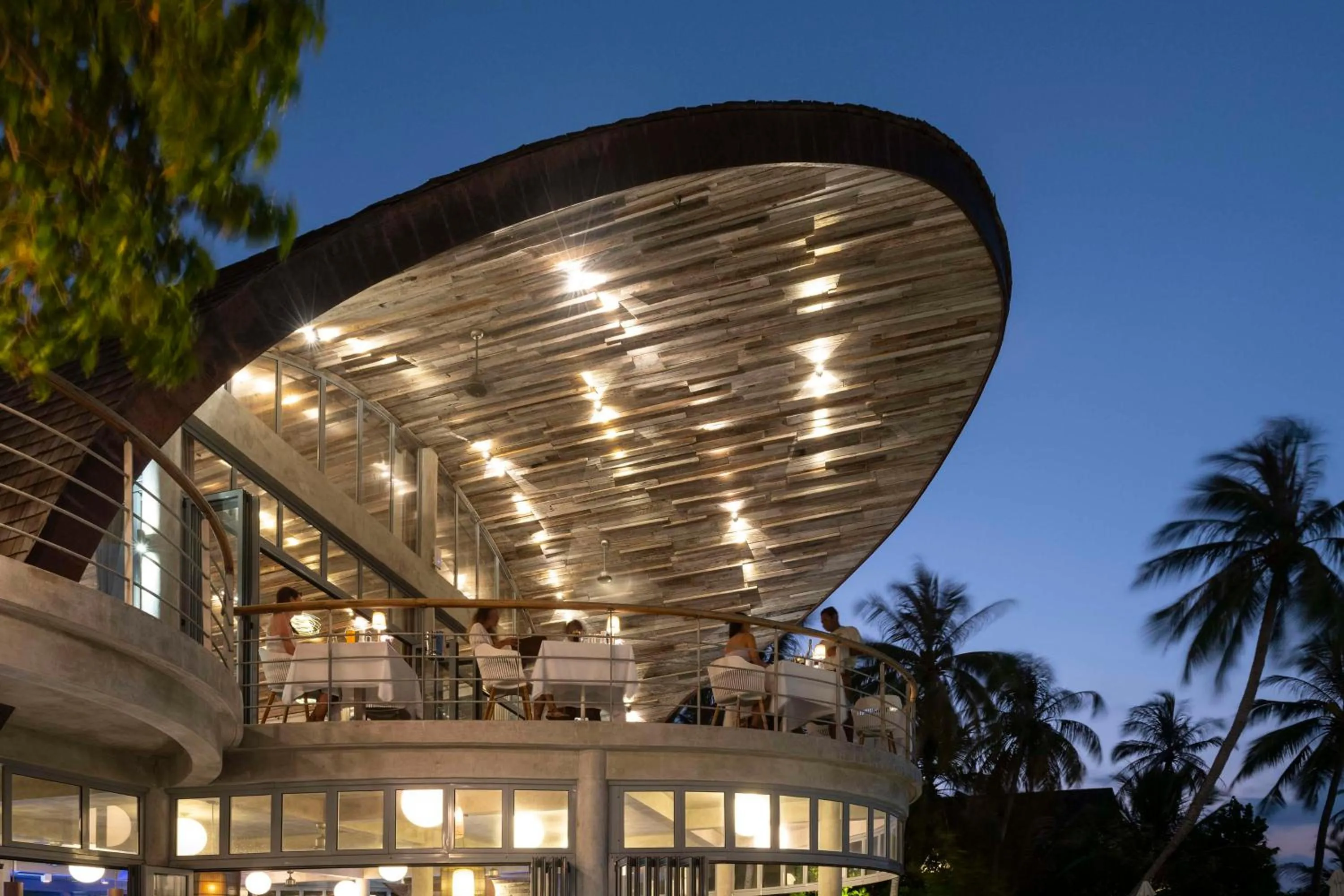 Restaurant/places to eat in OUTRIGGER Maldives Maafushivaru Resort - 25 percent discount on transfers for min 4 nights stay and more, valid for reservations between 01 July till 22 Dec 2025