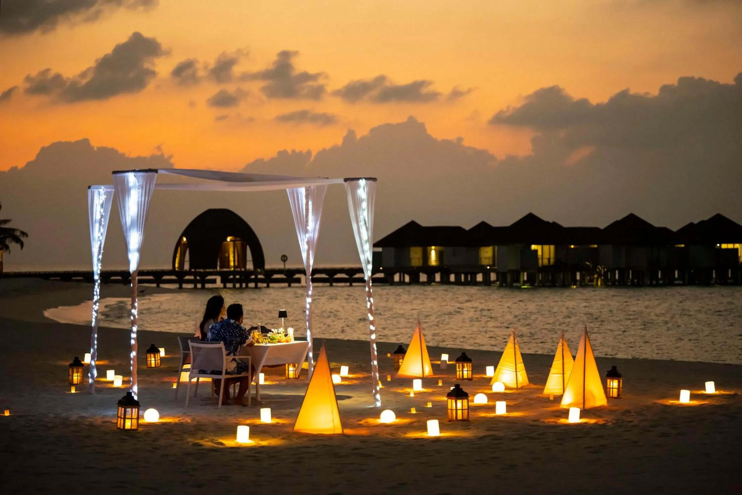 Restaurant/places to eat in OUTRIGGER Maldives Maafushivaru Resort - 25 percent discount on transfers for min 4 nights stay and more, valid for reservations between 01 July till 22 Dec 2025