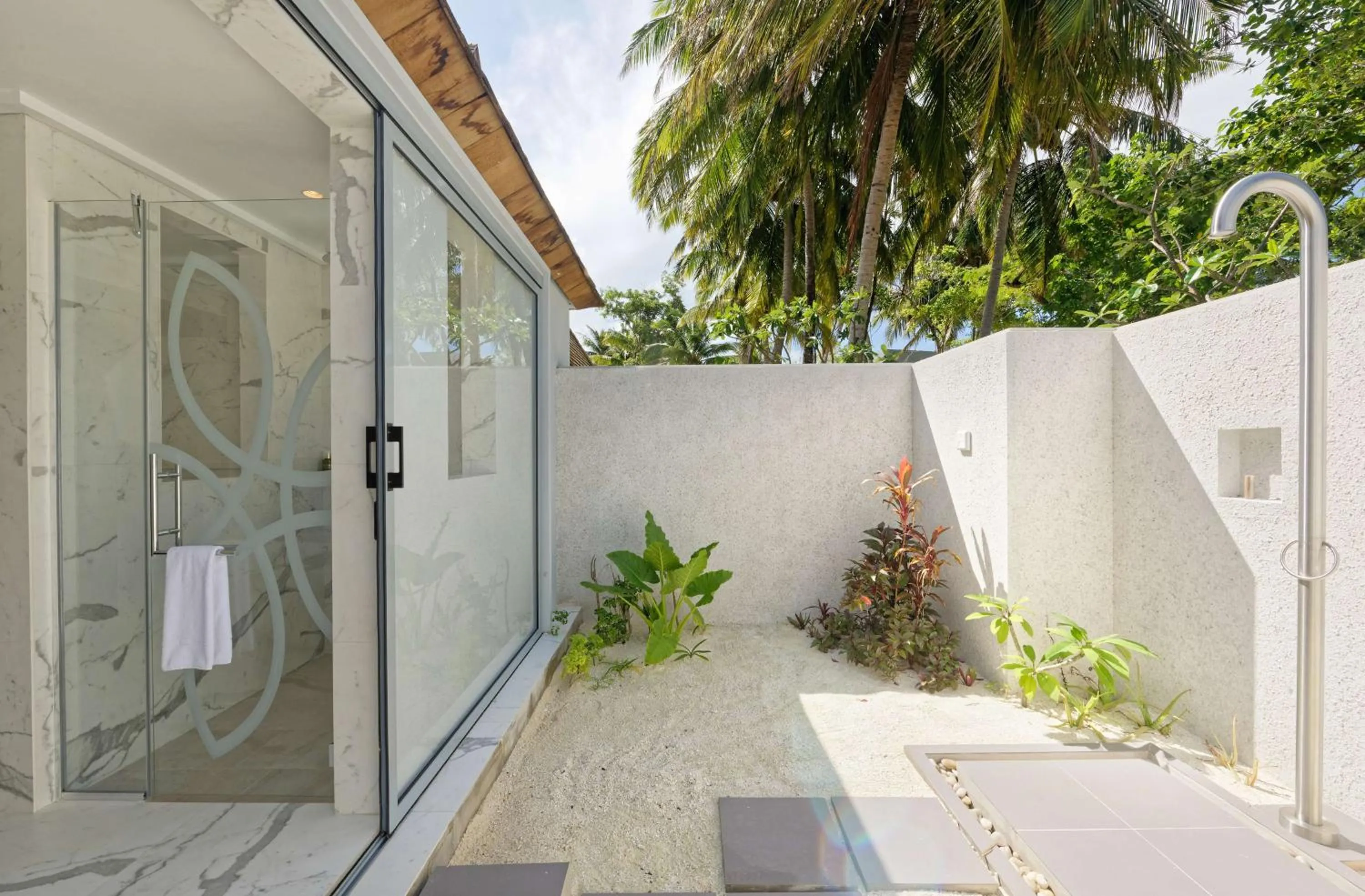 Other in OUTRIGGER Maldives Maafushivaru Resort - 25 percent discount on transfers for min 4 nights stay and more, valid for reservations between 01 July till 22 Dec 2025