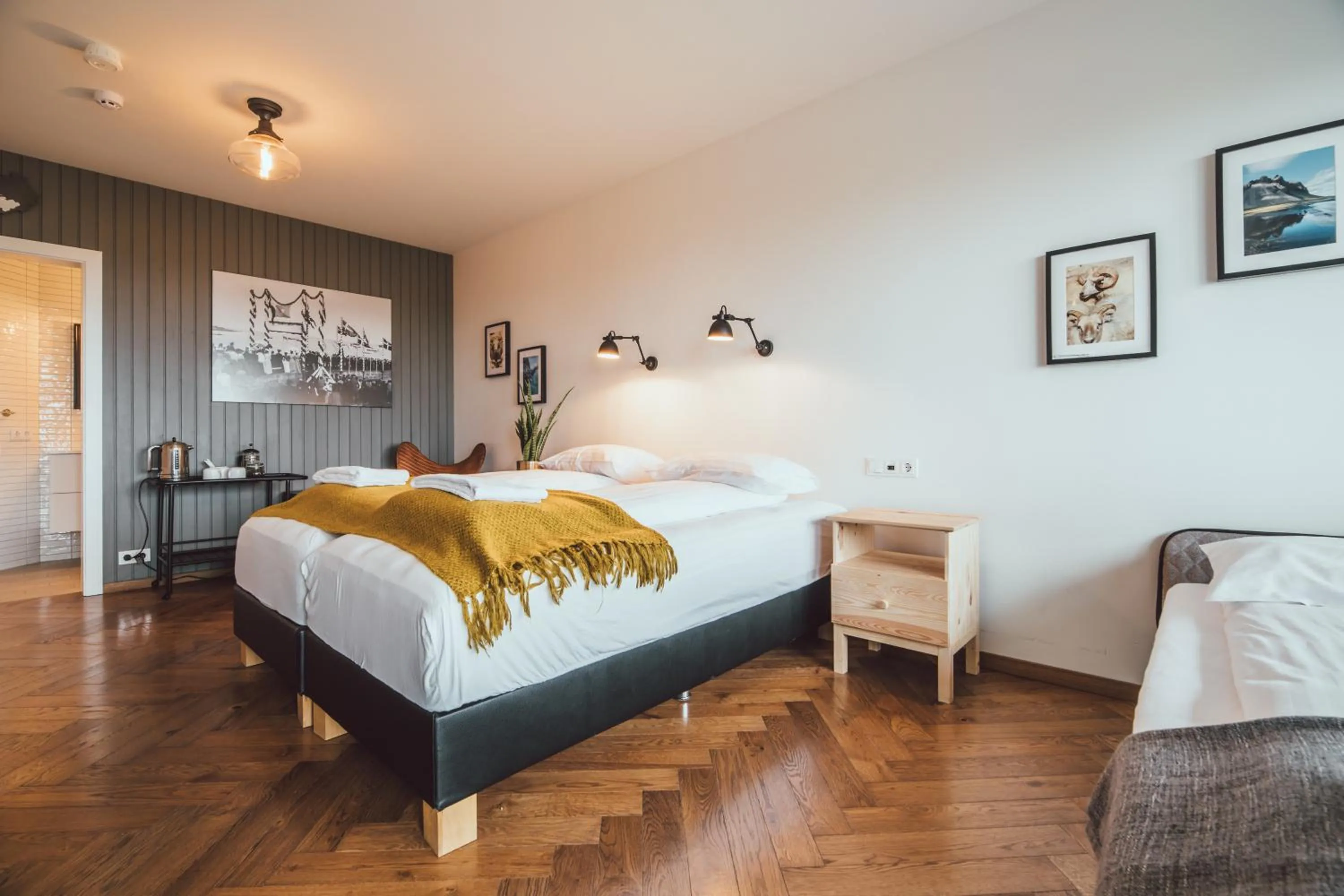 Bed in Ekra Glacier Lagoon