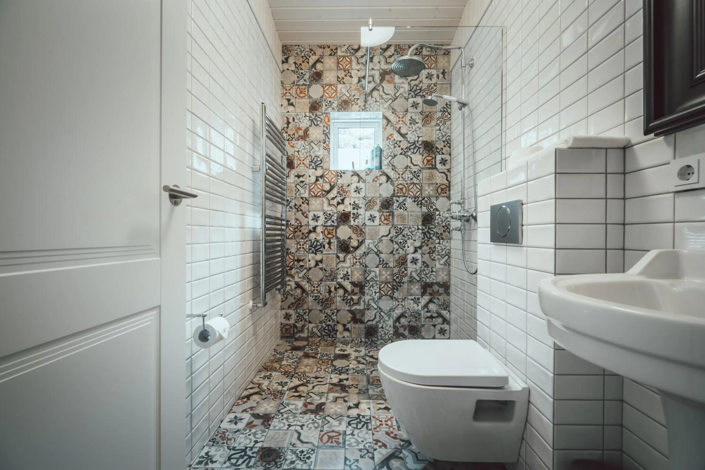 Bathroom in Ekra Glacier Lagoon