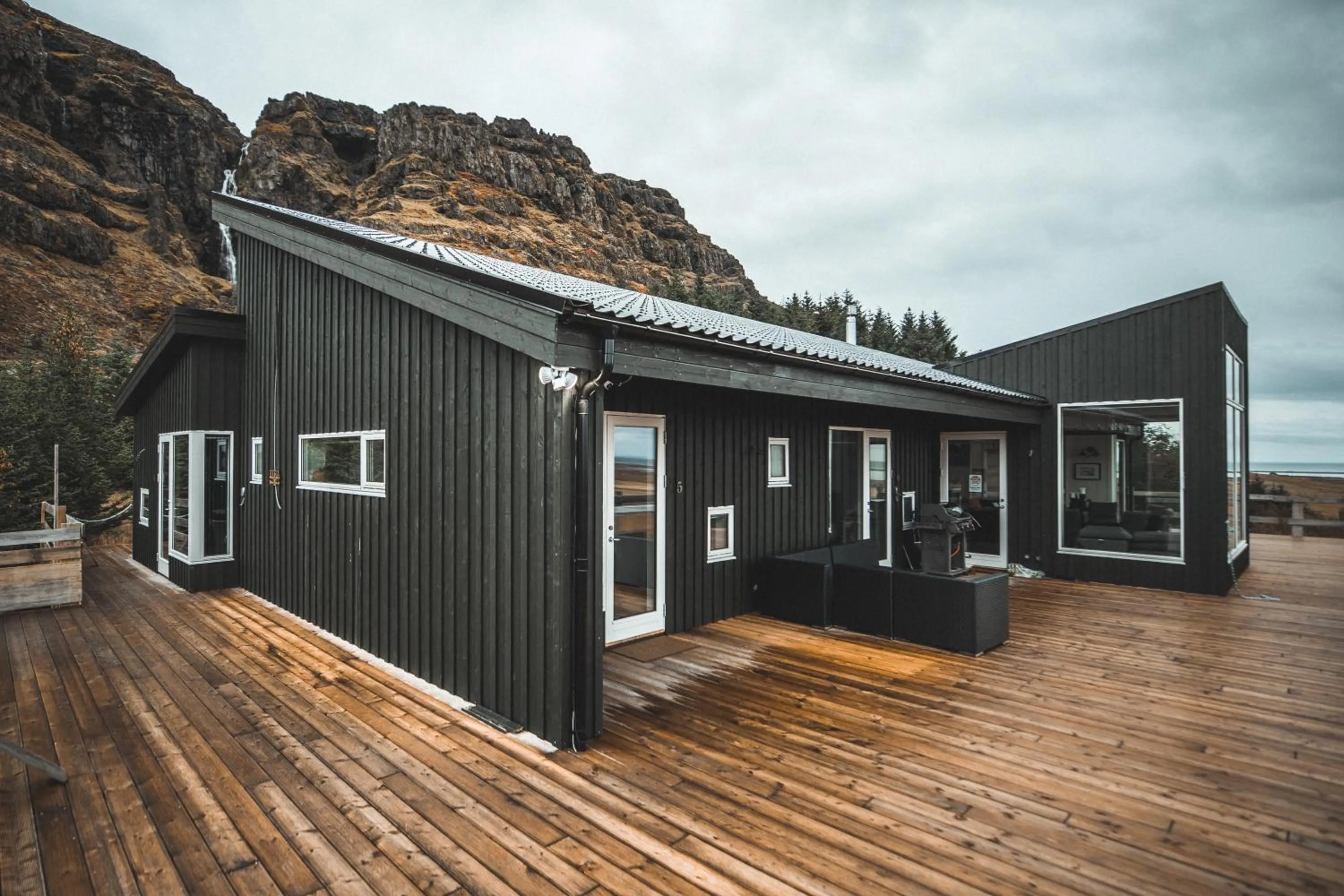 Property building in Ekra Glacier Lagoon