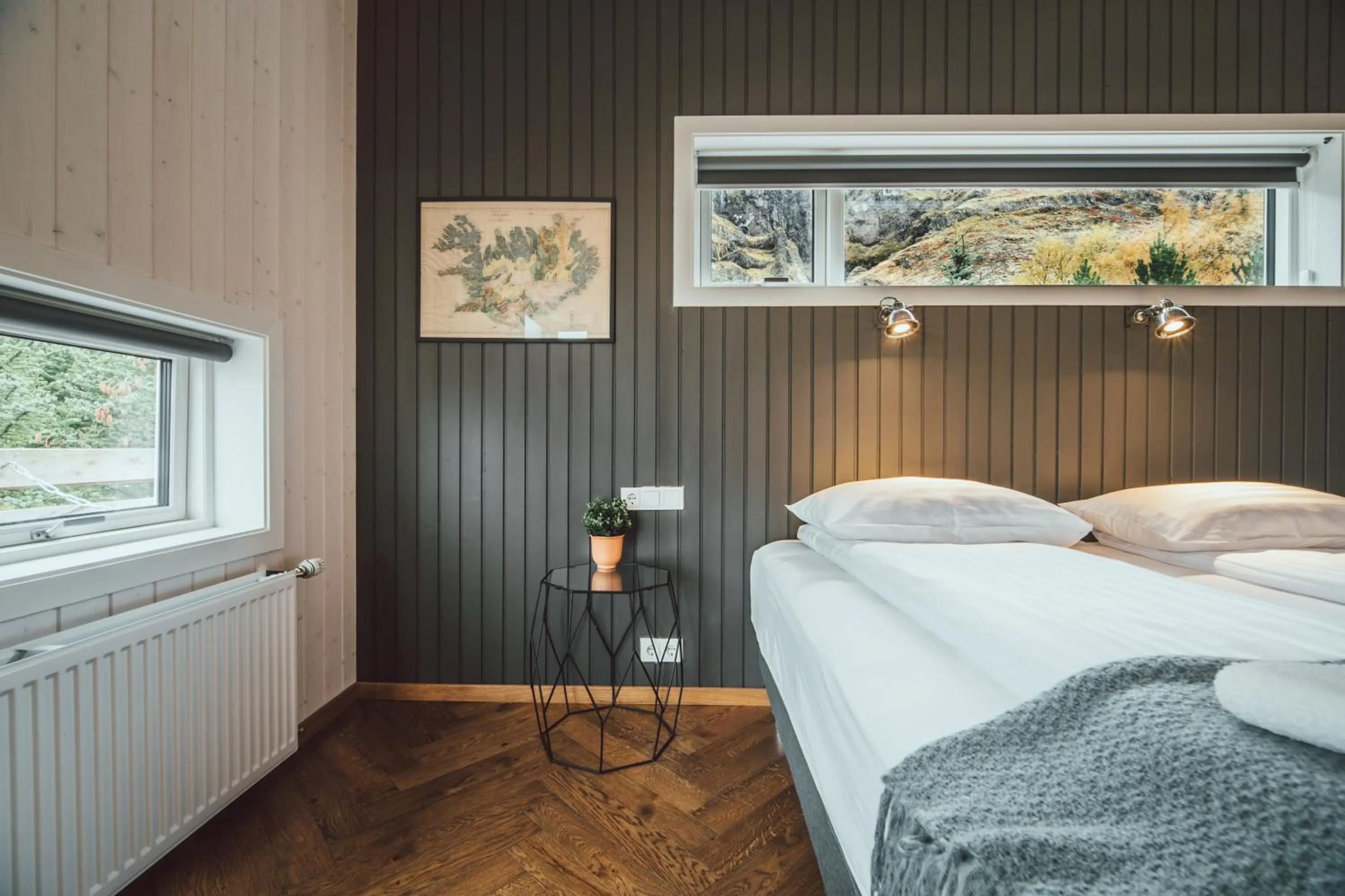 Bed in Ekra Glacier Lagoon