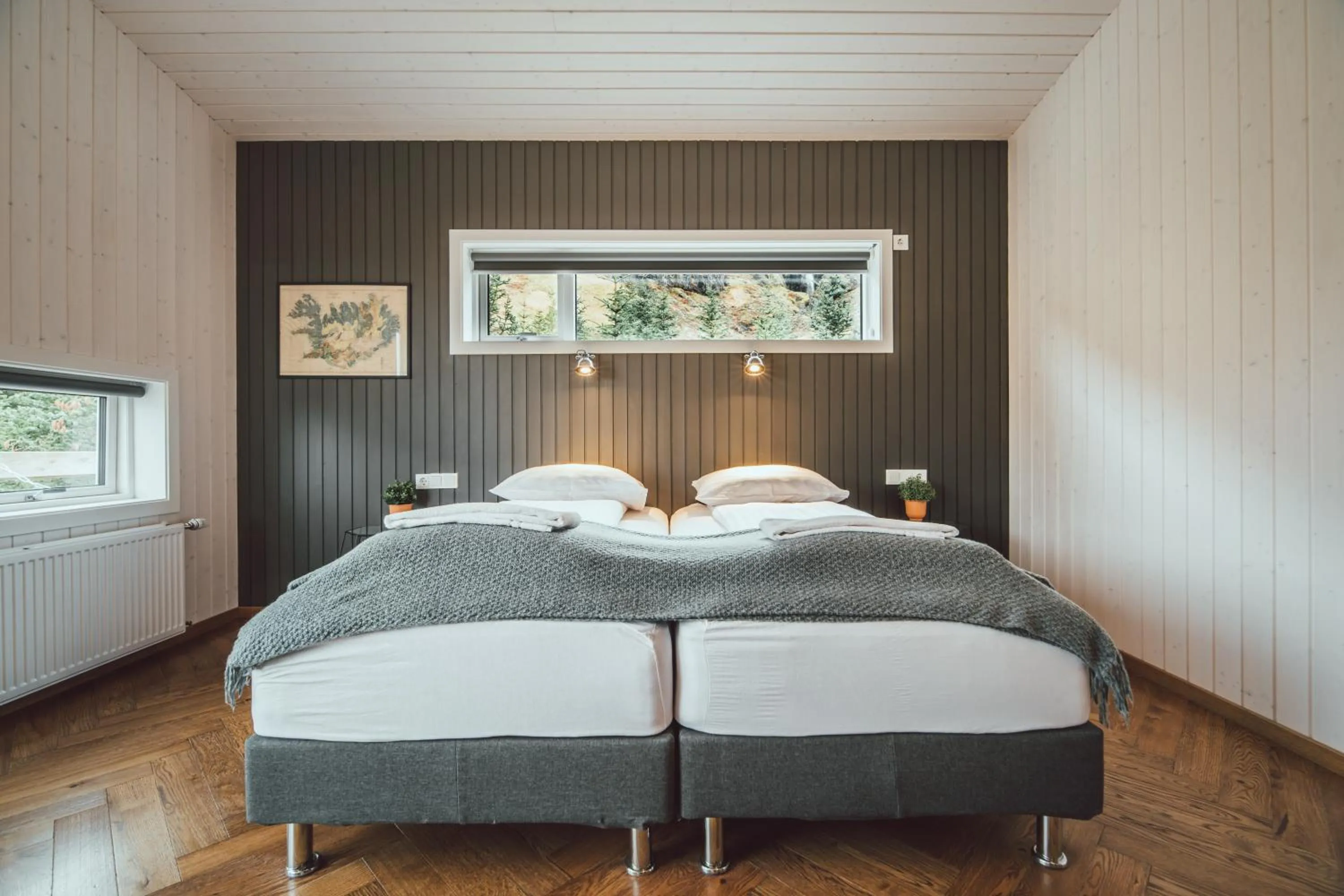 Bed in Ekra Glacier Lagoon