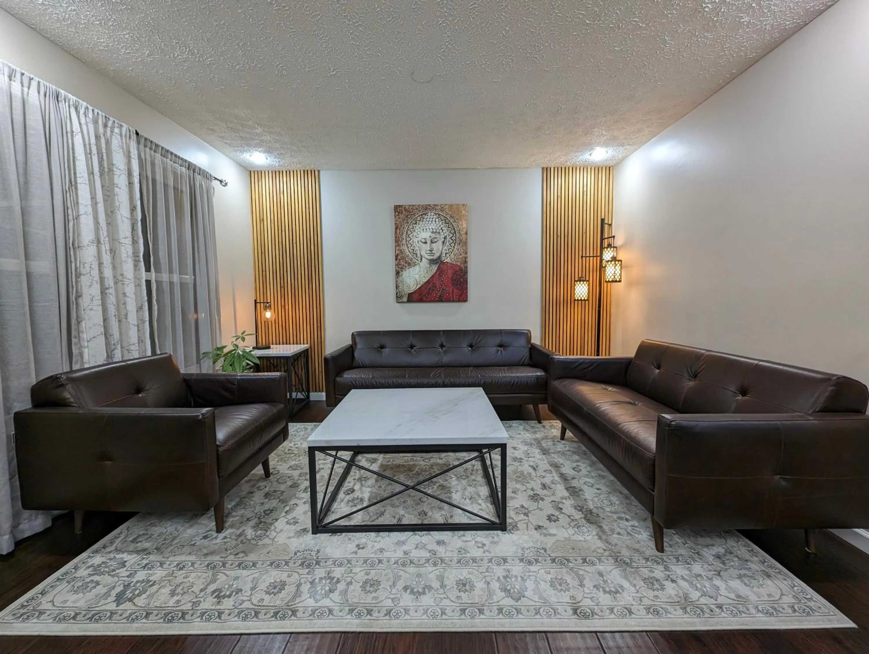 Living room in Modern Luxe Family & Groups Friendly Bungalow with Patio & Workspace