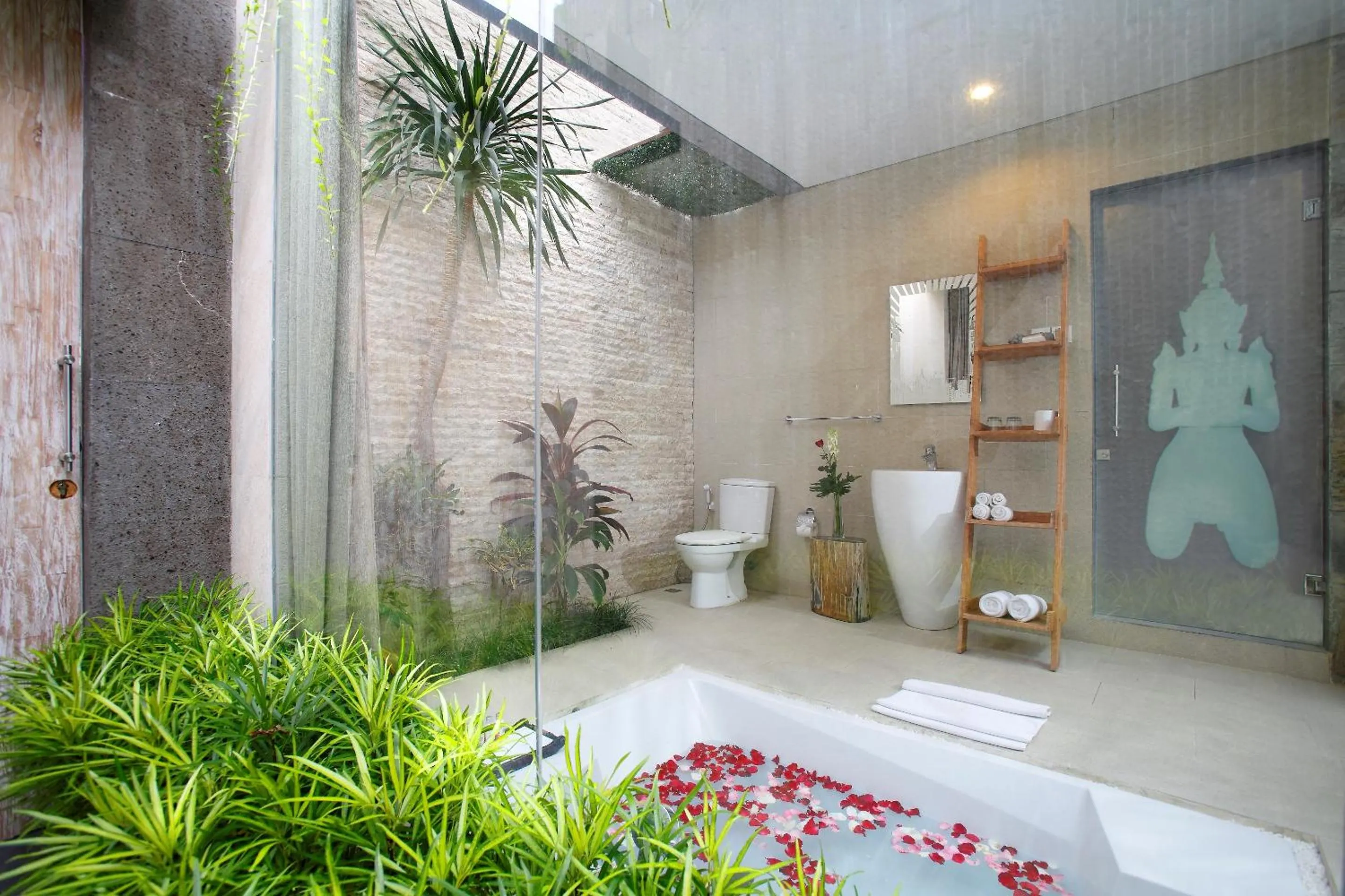 Bathroom in Sandhya Villa Canggu Echo Beach