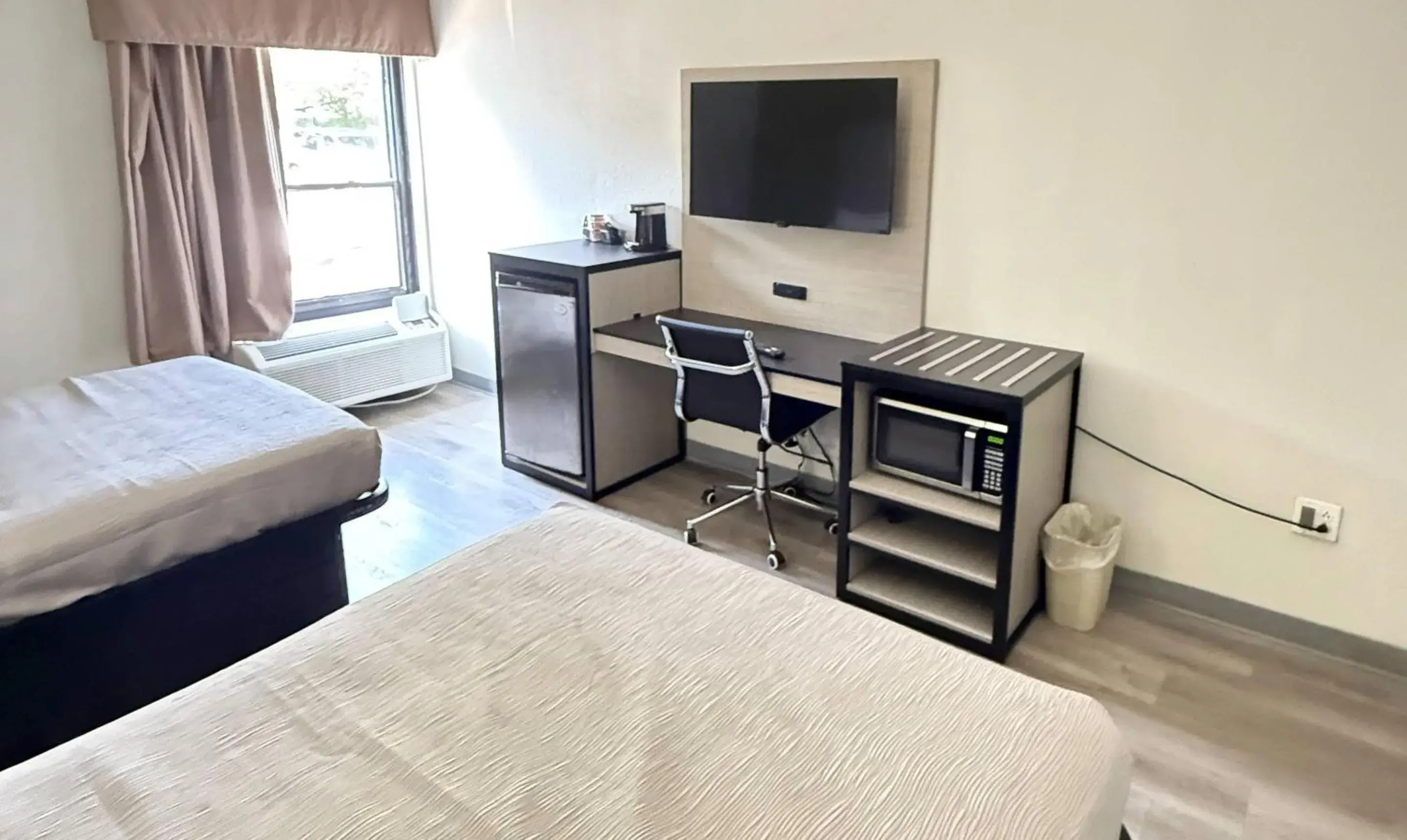 Double Room with Two Double Beds - Non-Smoking in Quality Inn Thomasville Double Room with Two Double Beds - Non-Smoking in Quality Inn Thomasville