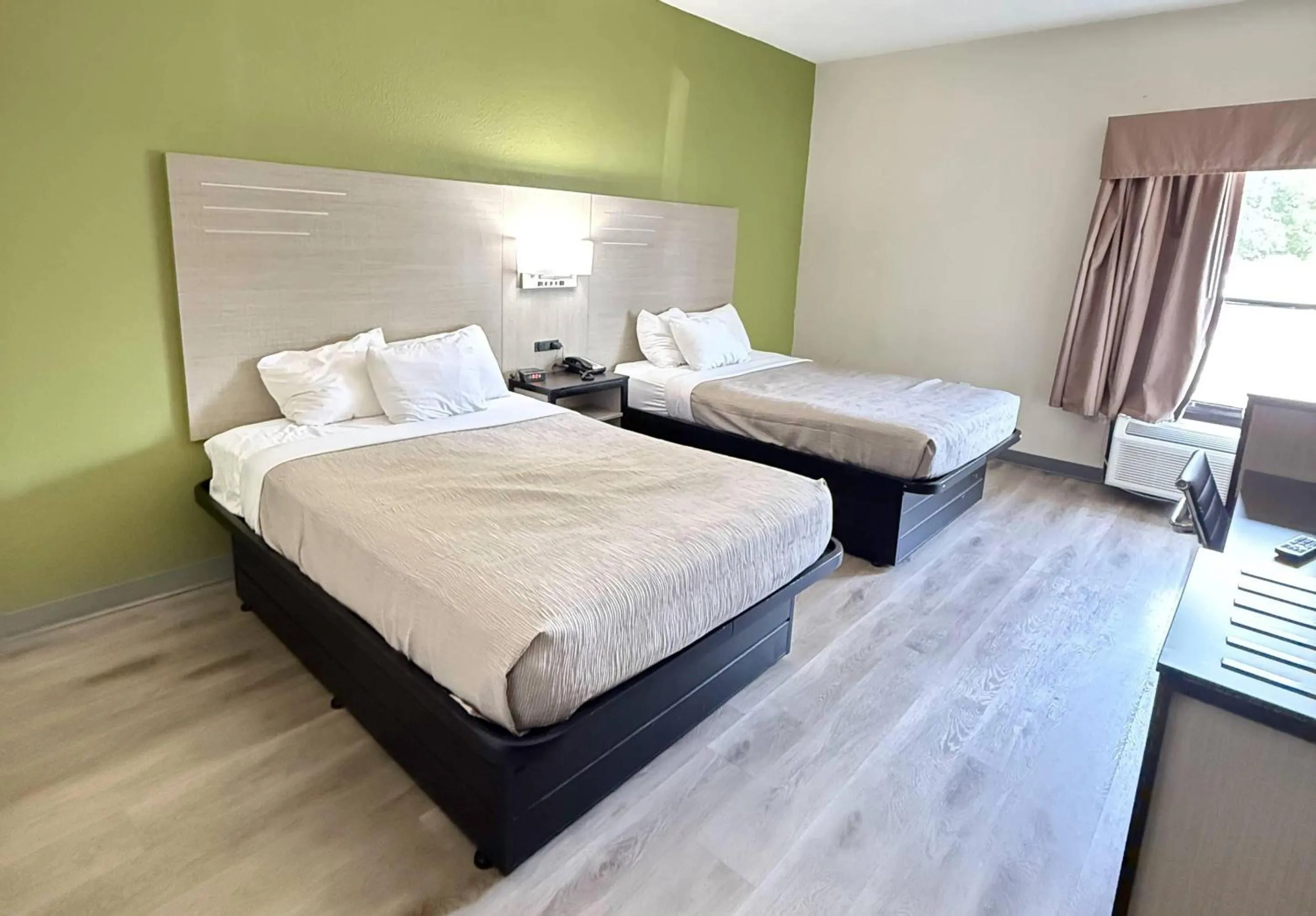 Bedroom, Bed in Quality Inn & Suites Thomasville I-85