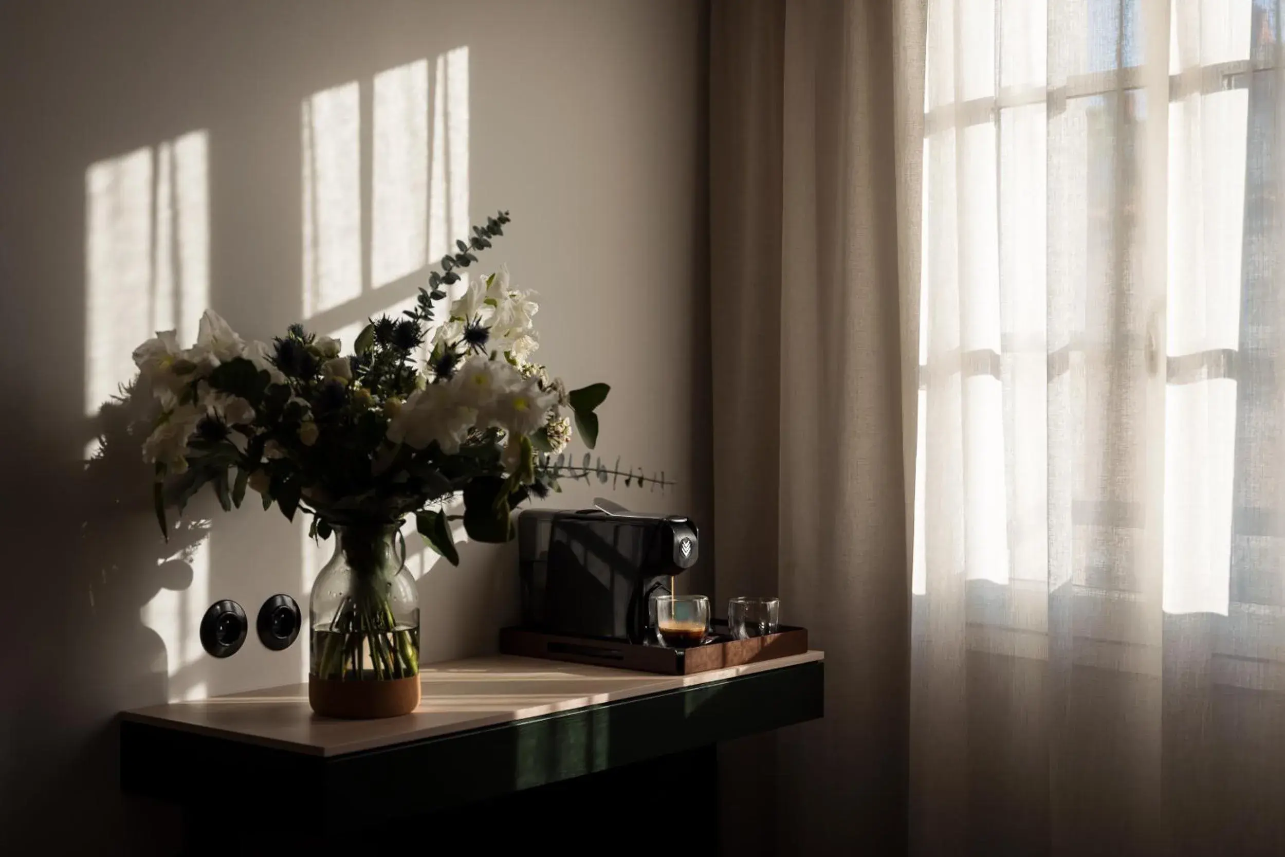 Property building in Le Saint-Nicolas Property building in Le Saint-Nicolas