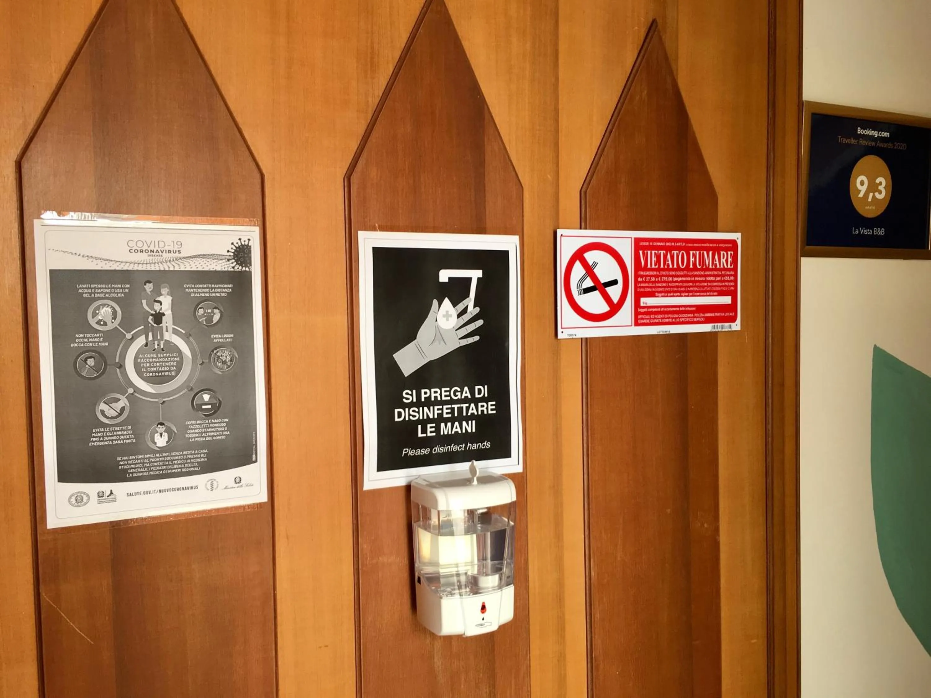 Facade/entrance in La Vista