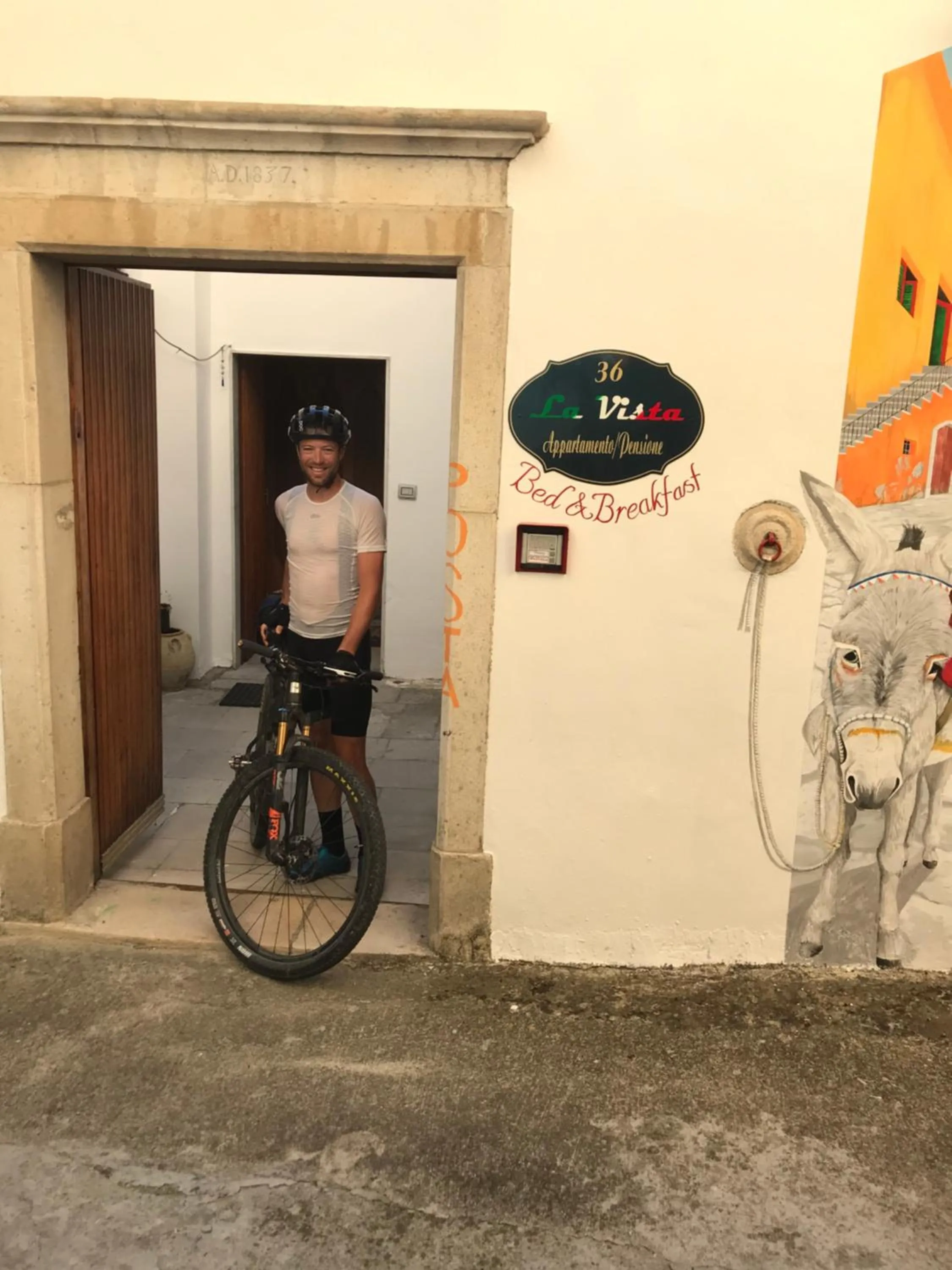 Facade/entrance in La Vista