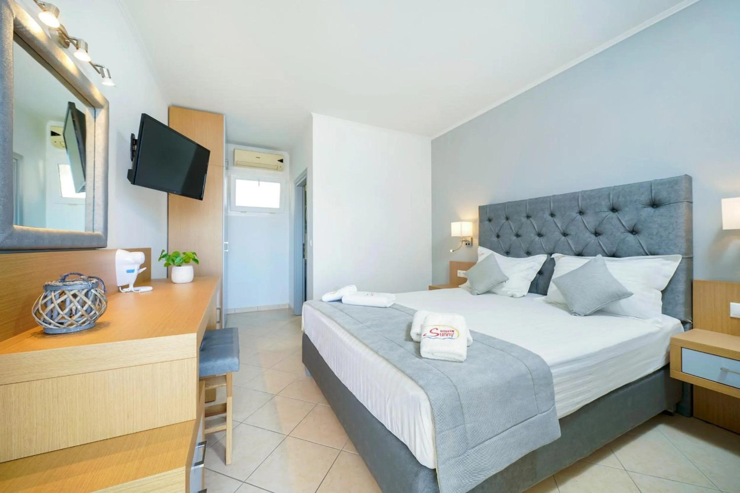 Bedroom, Bed in Sunny Hotel Thassos