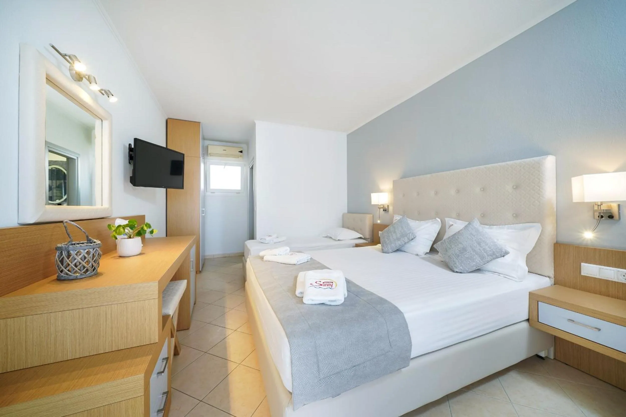 Bedroom, Bed in Sunny Hotel Thassos