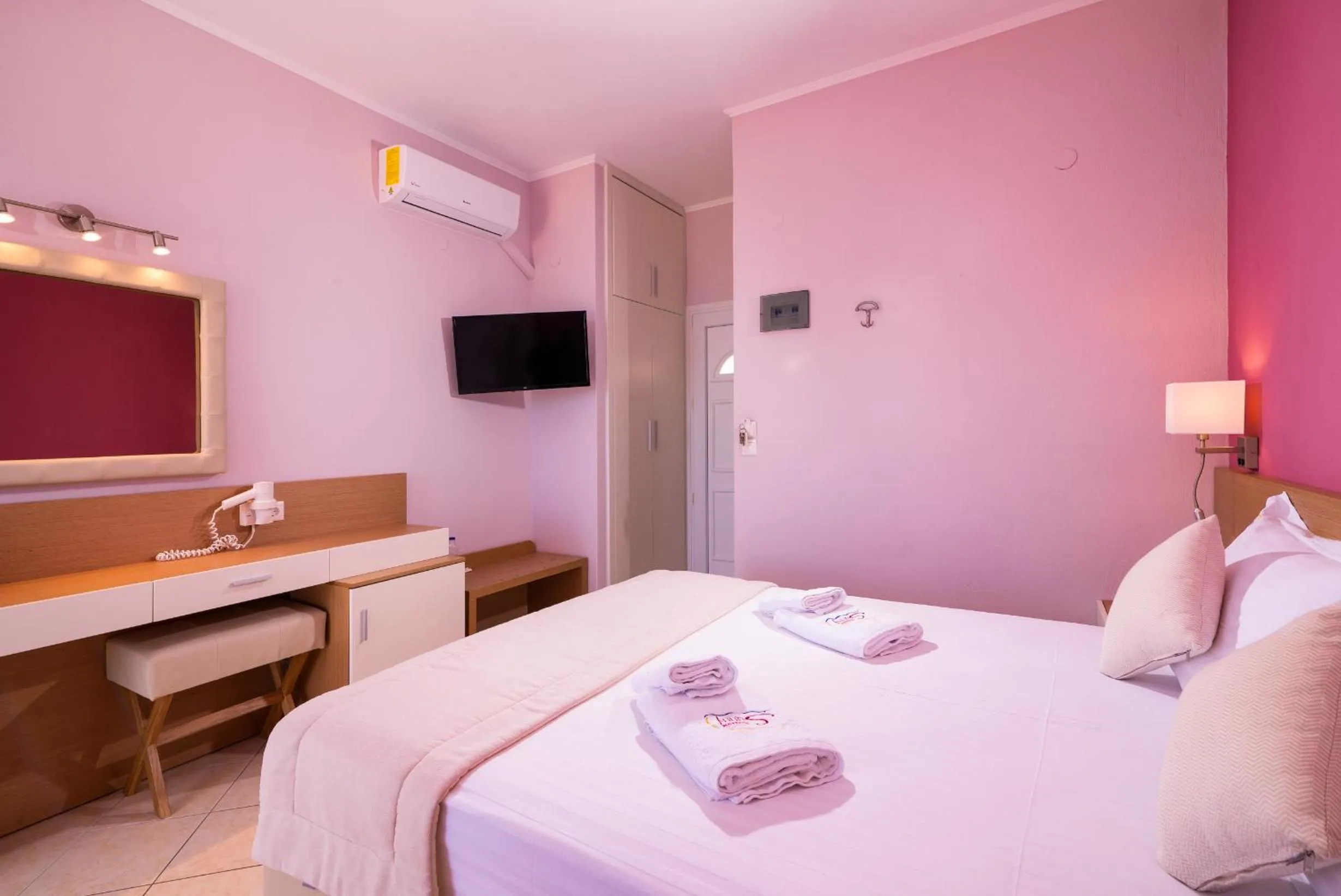 Bed in Sunny Hotel Thassos
