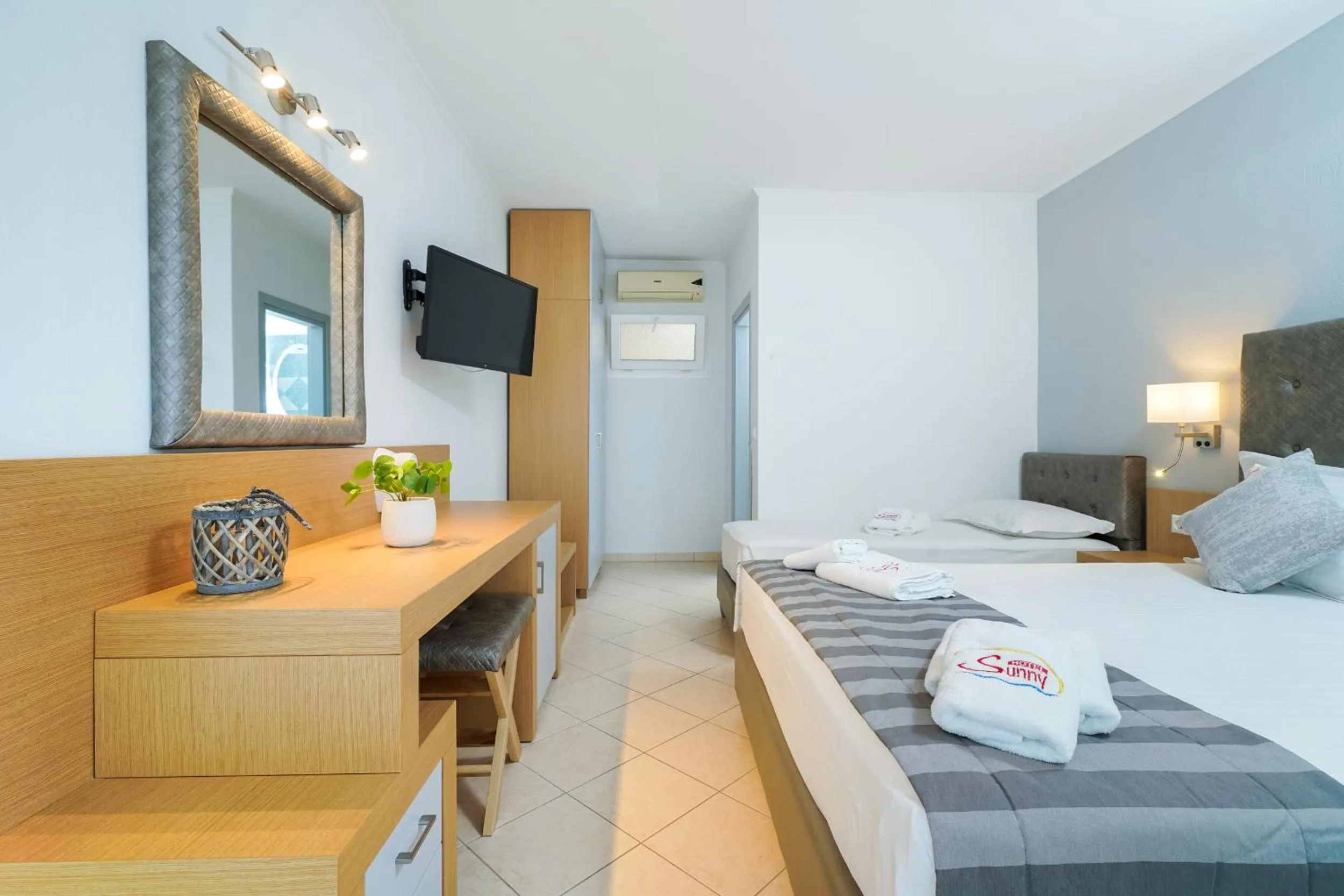 Bedroom, Bed in Sunny Hotel Thassos