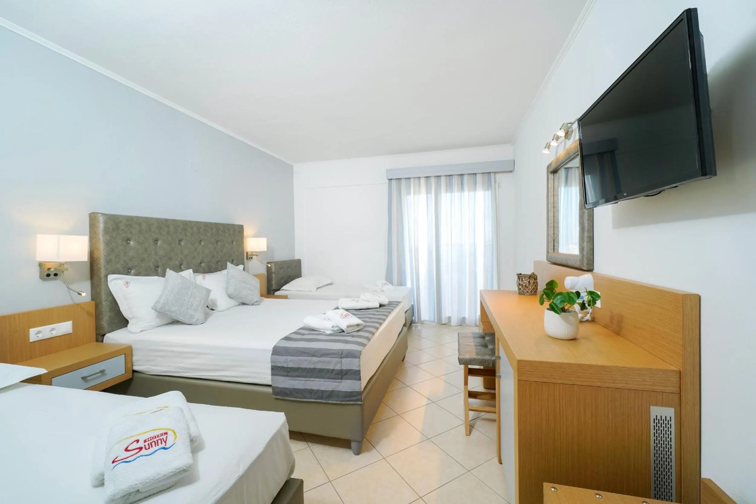 Bedroom, Bed in Sunny Hotel Thassos