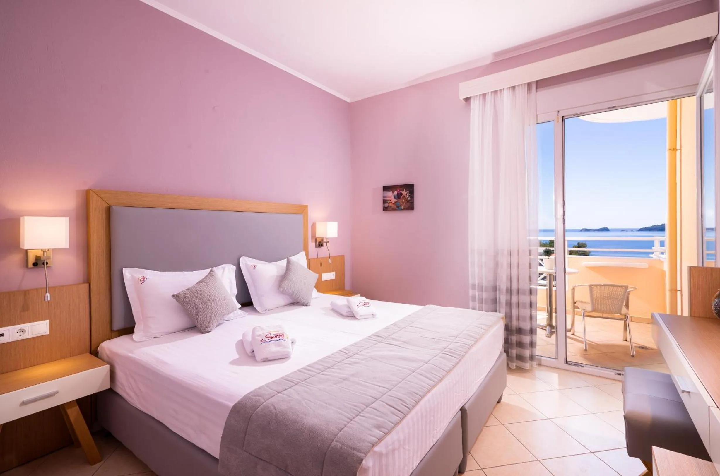 Photo of the whole room, Bed in Sunny Hotel Thassos