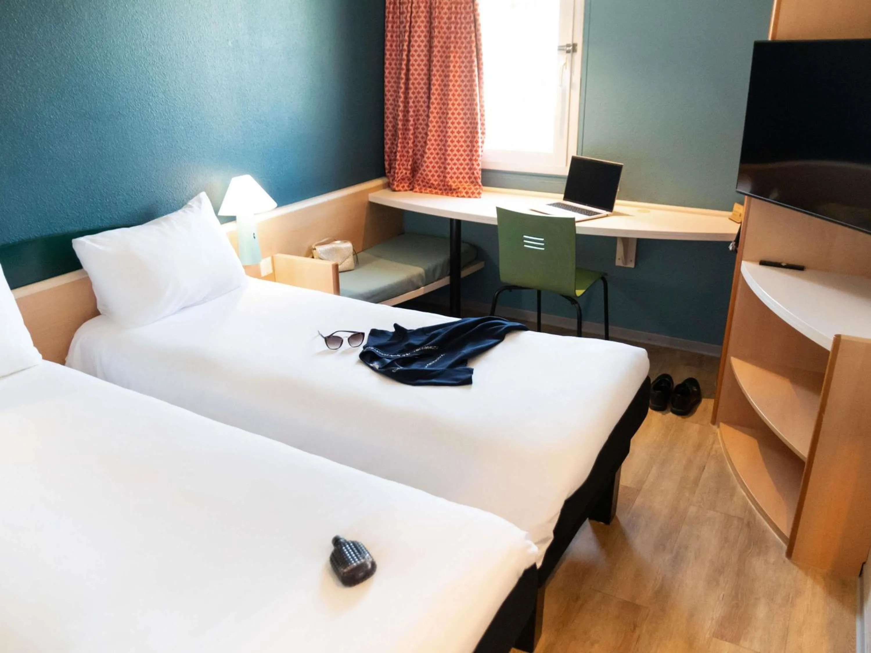 Bedroom, Bed in Hotel ibis Narbonne