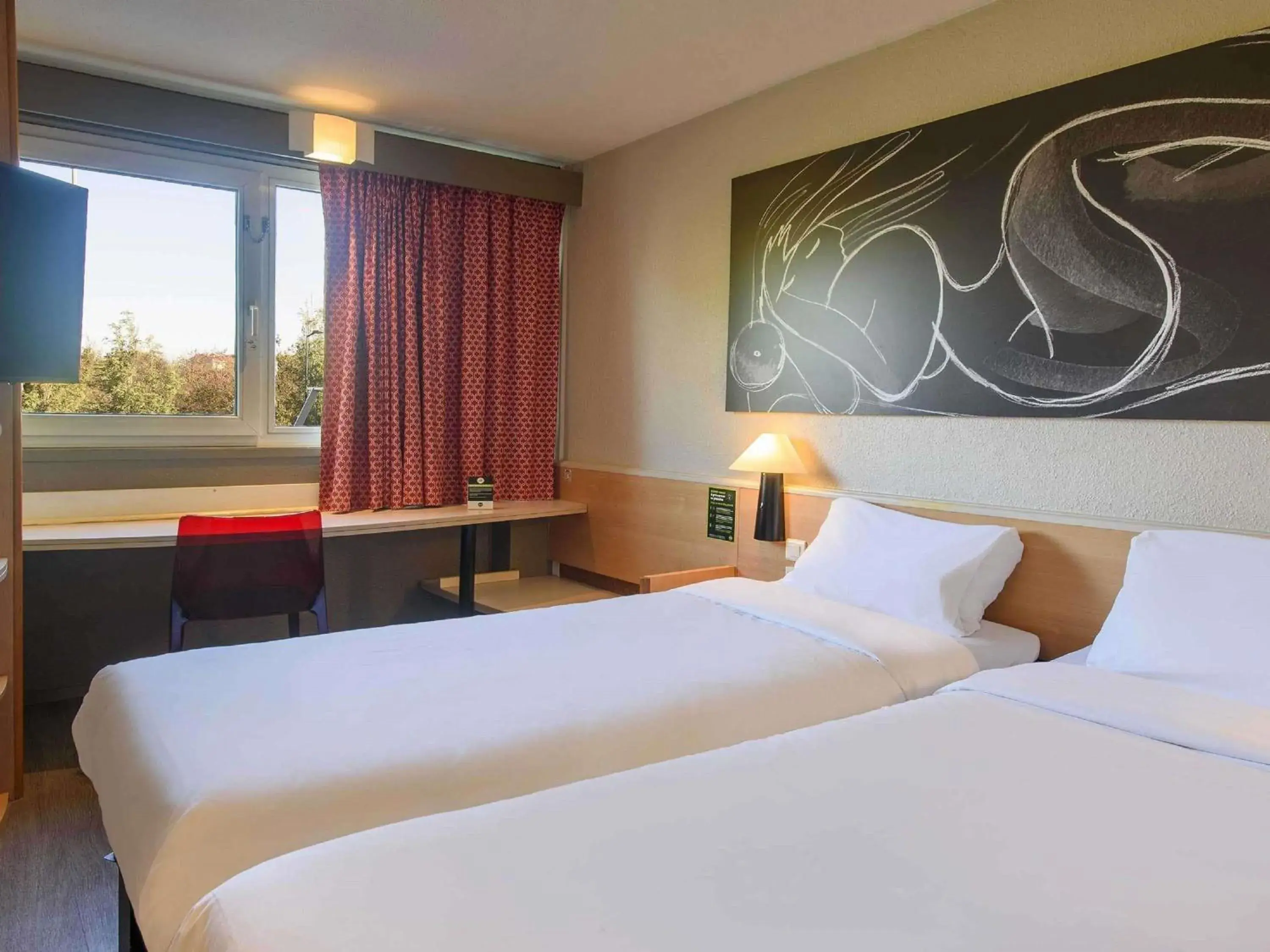 Bedroom, Bed in Hotel ibis Narbonne Bedroom, Bed in Hotel ibis Narbonne