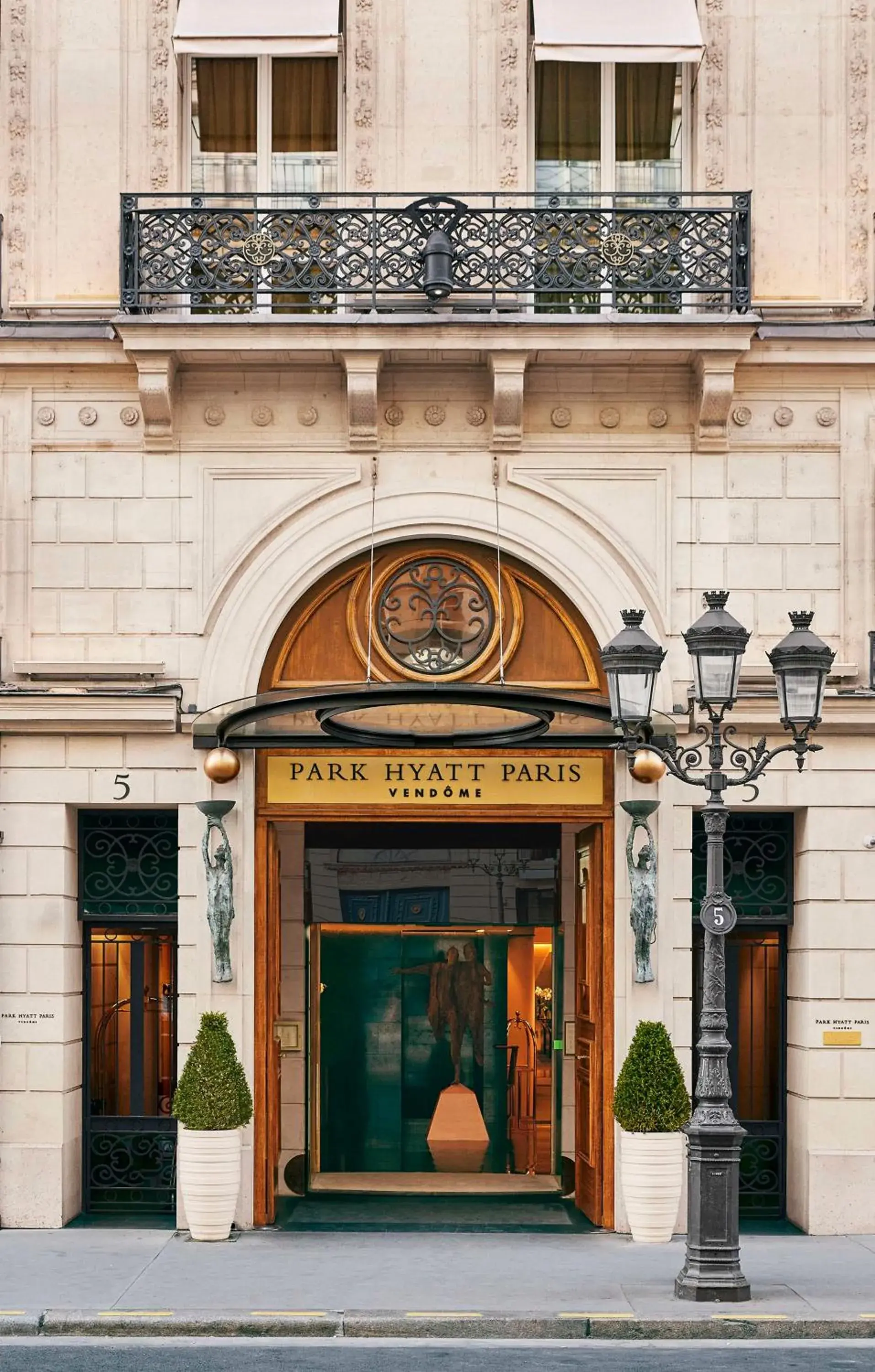 Property building in Park Hyatt Paris - Vendôme Property building in Park Hyatt Paris - Vendôme