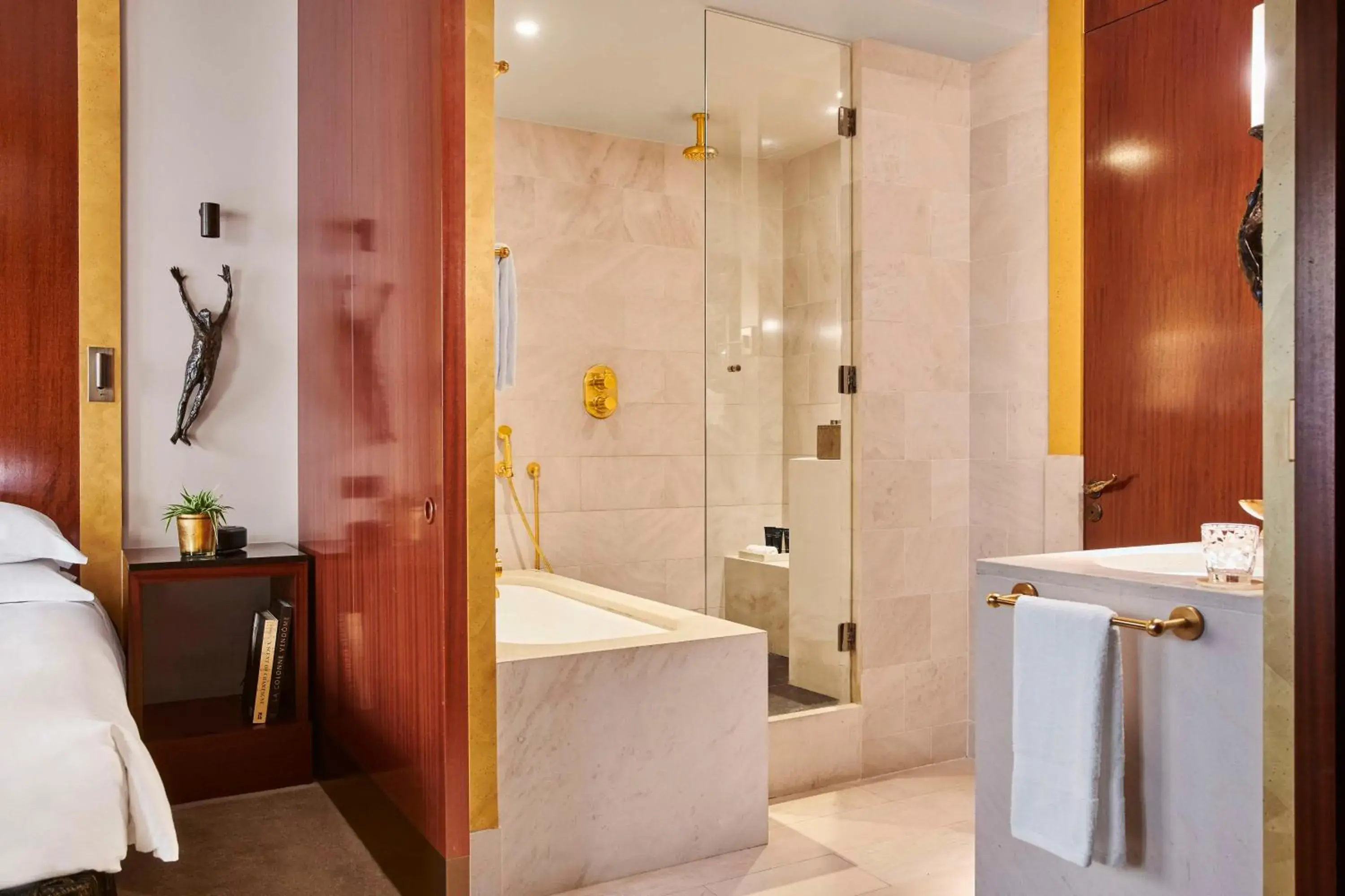 Deluxe King Room in Park Hyatt Paris - Vendôme Deluxe King Room in Park Hyatt Paris - Vendôme