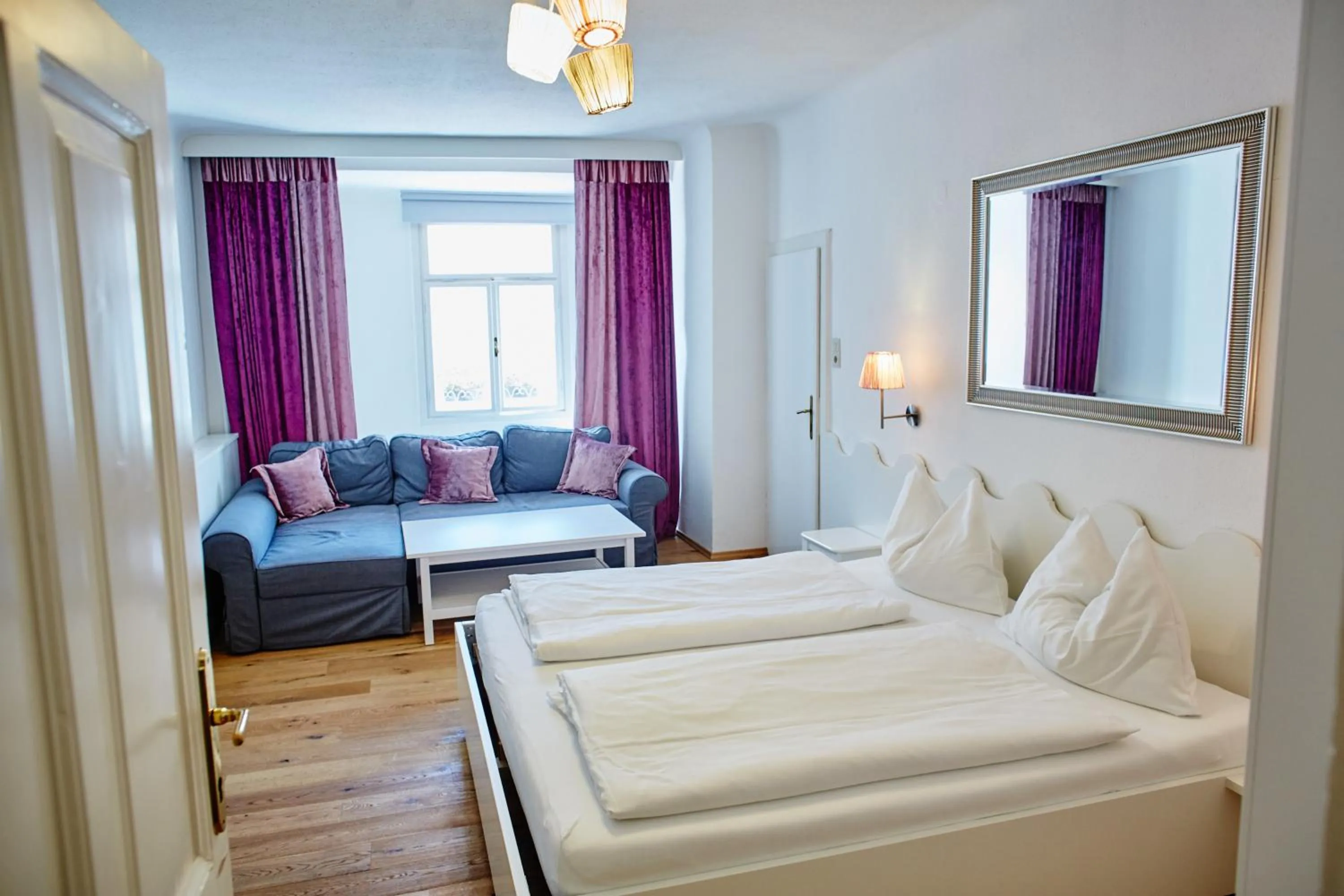 Bedroom, Bed in Madar Café Restaurant zum Fürsten