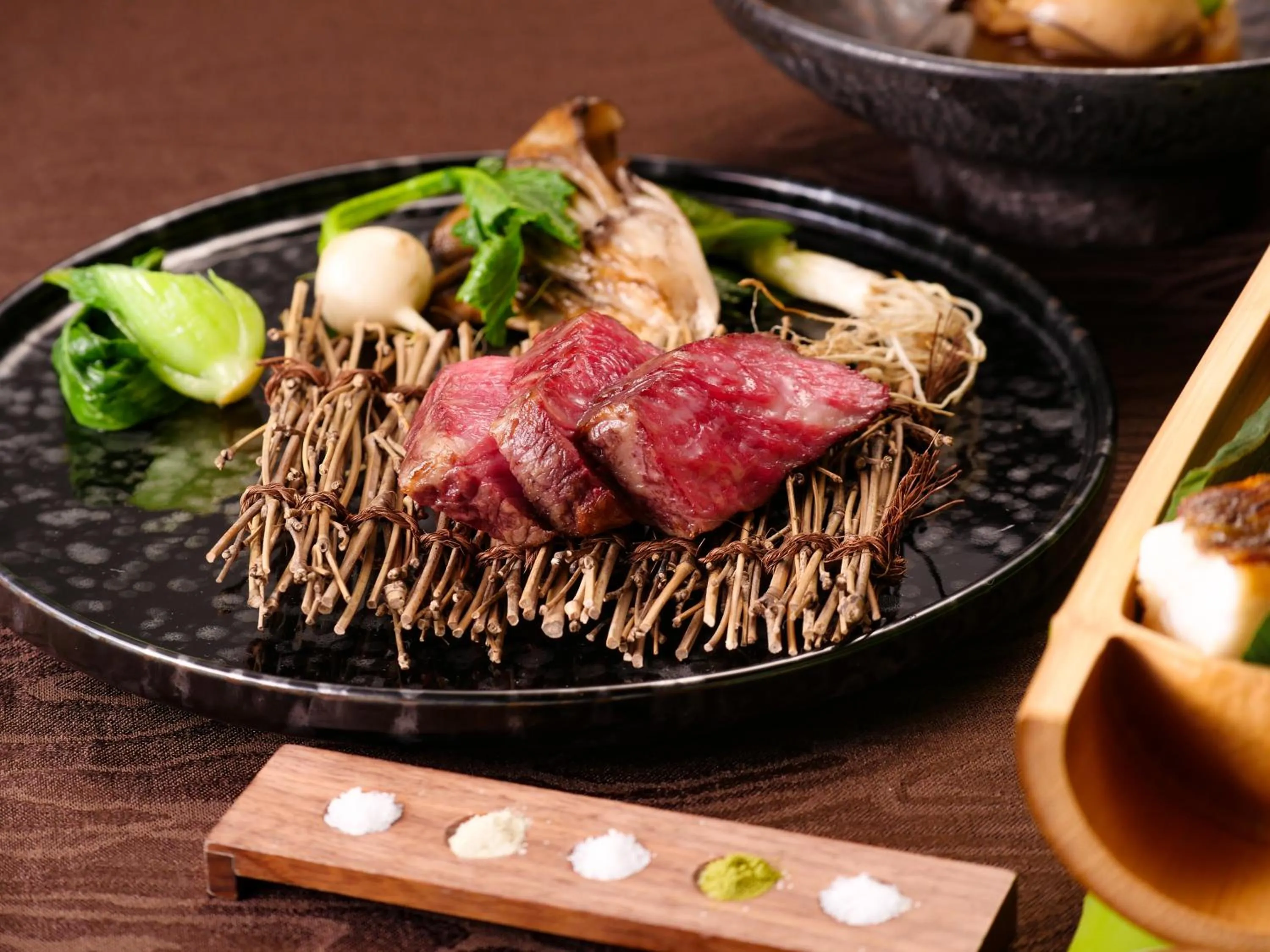 Food and drinks in NIPPONIA HOTEL Takehara Saltworks Town