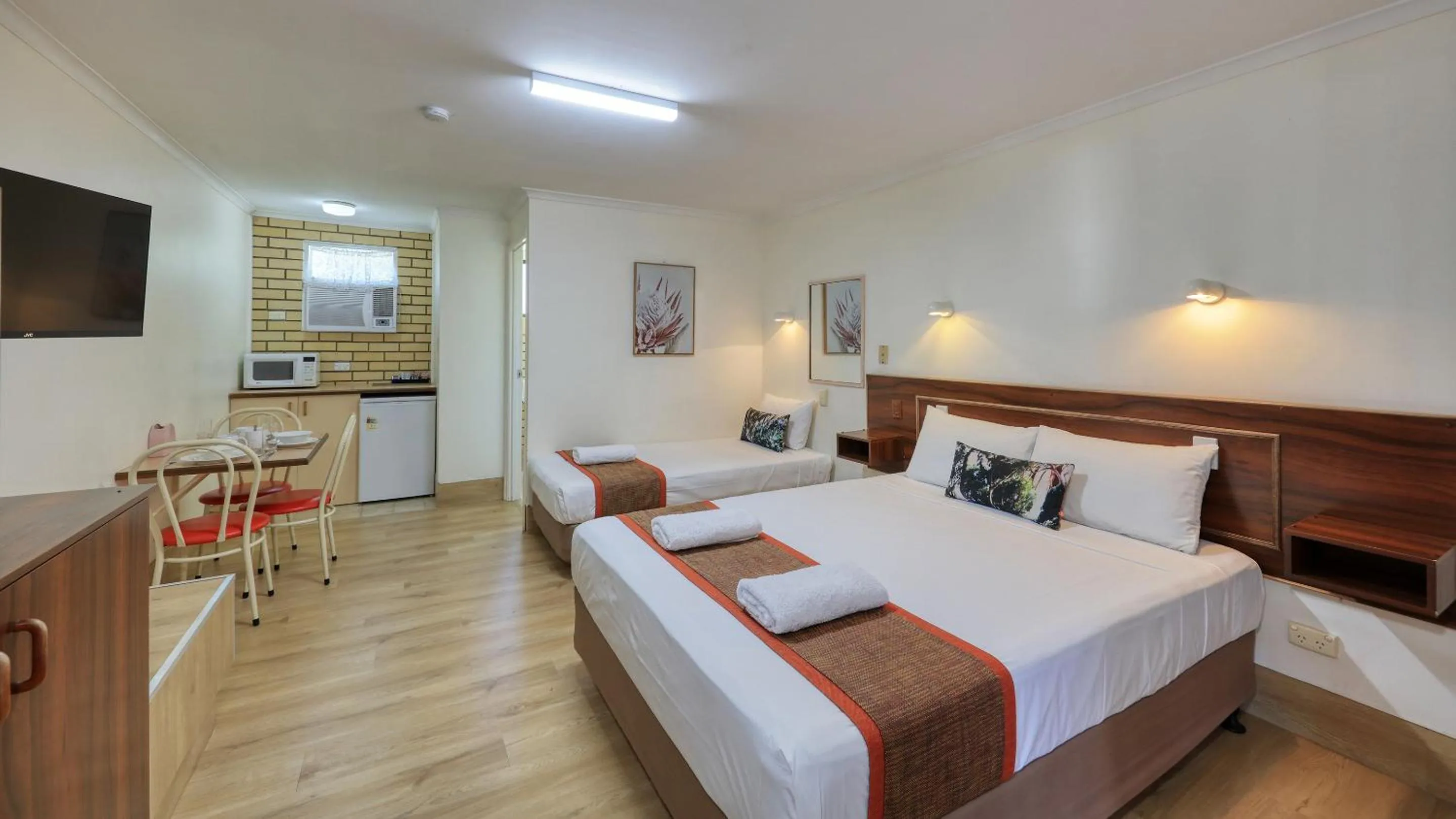 Photo of the whole room, Bed in Bryants Motel Roma