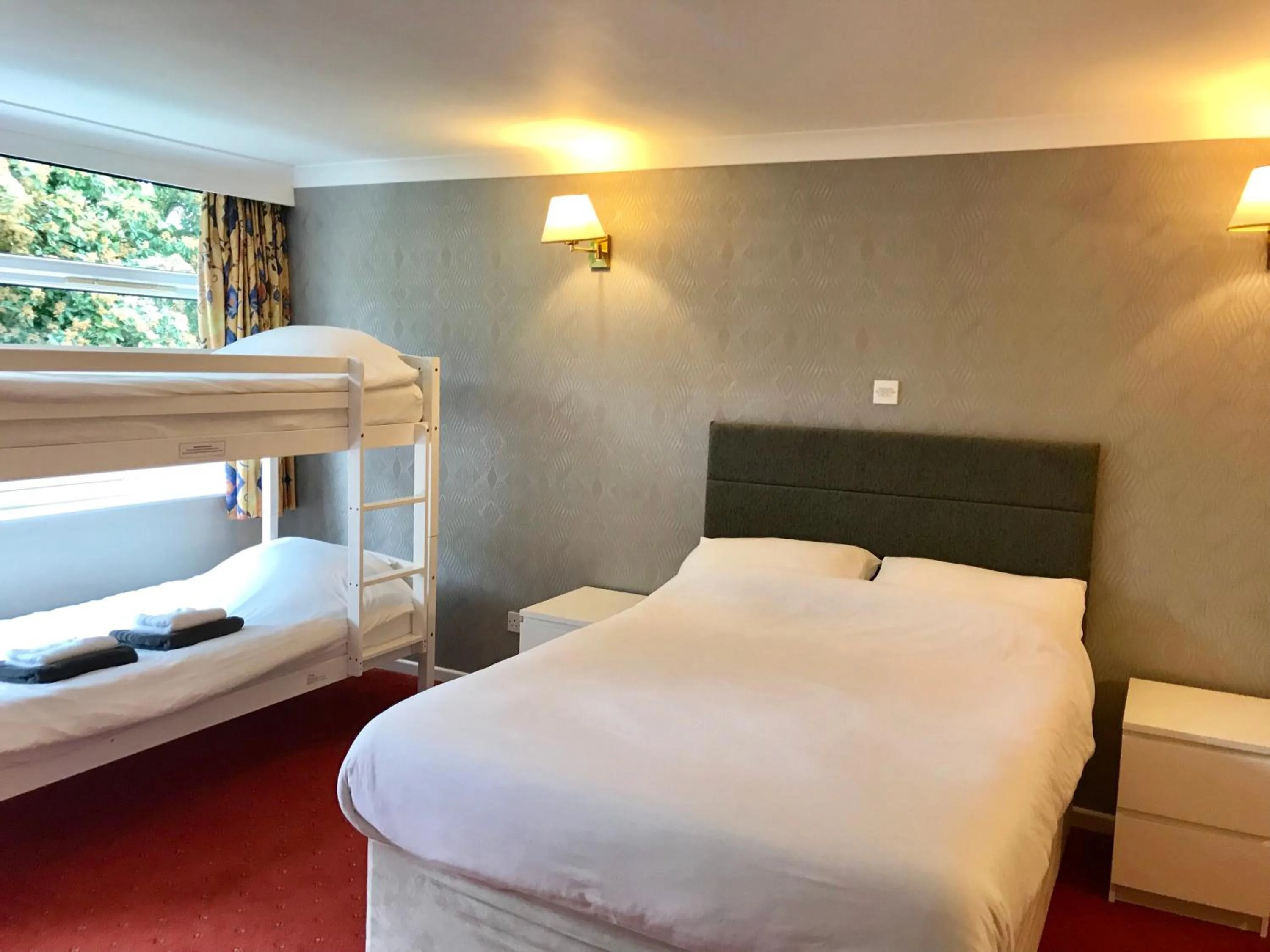 bunk bed, Bed in The Highfield Hotel