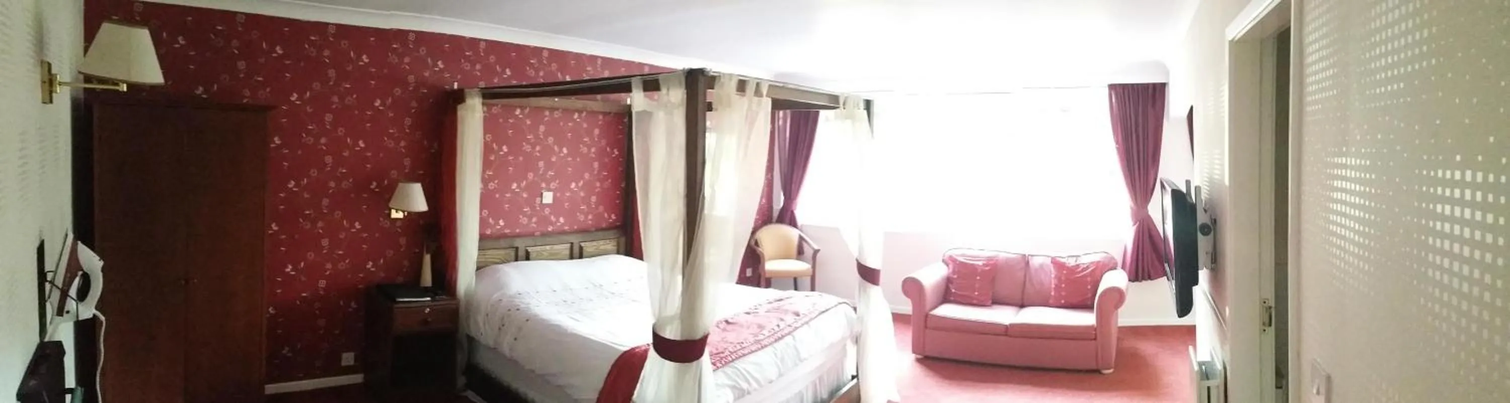 Day, Bed in The Highfield Hotel