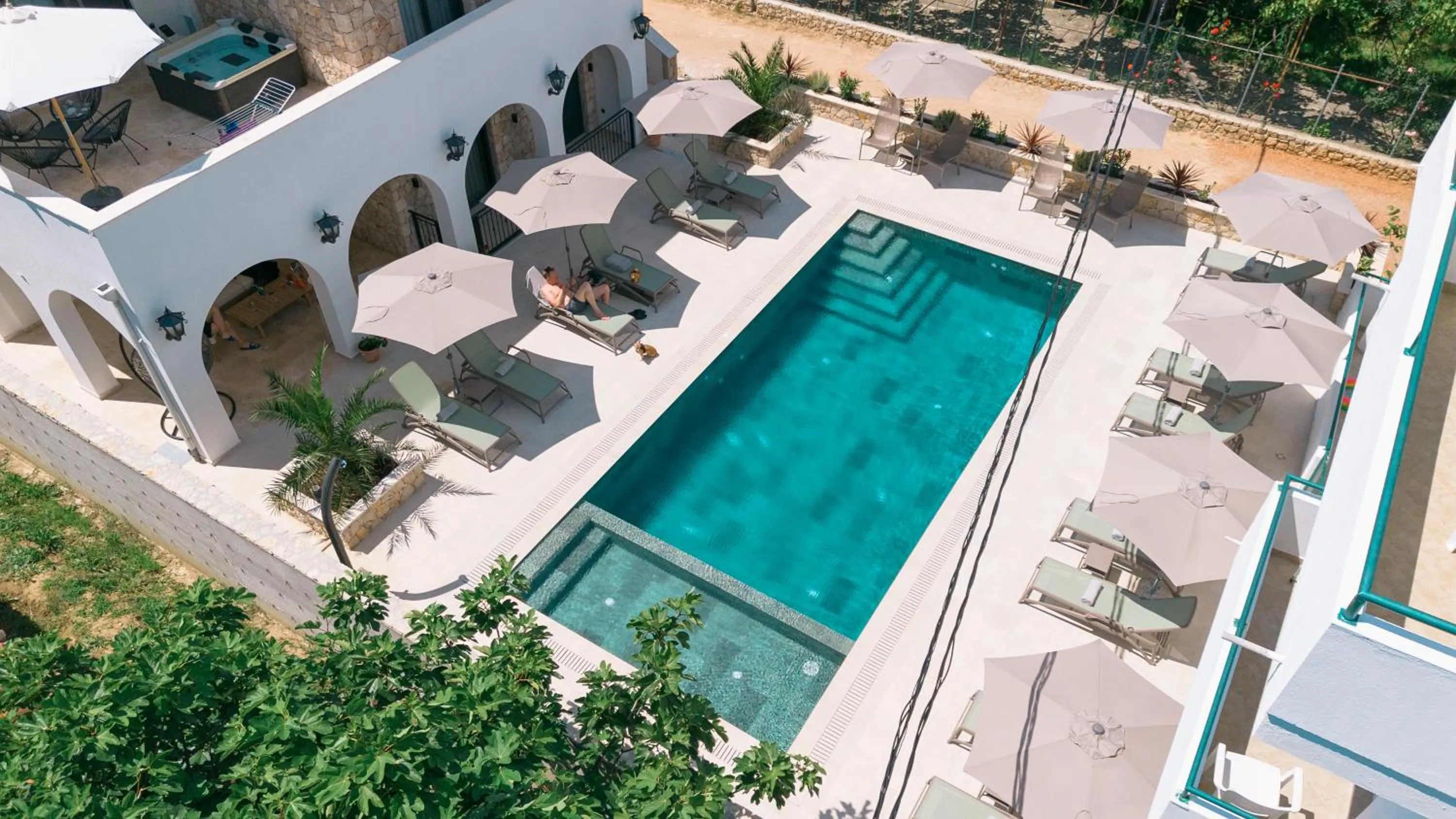 Pool view in B&B Lovac